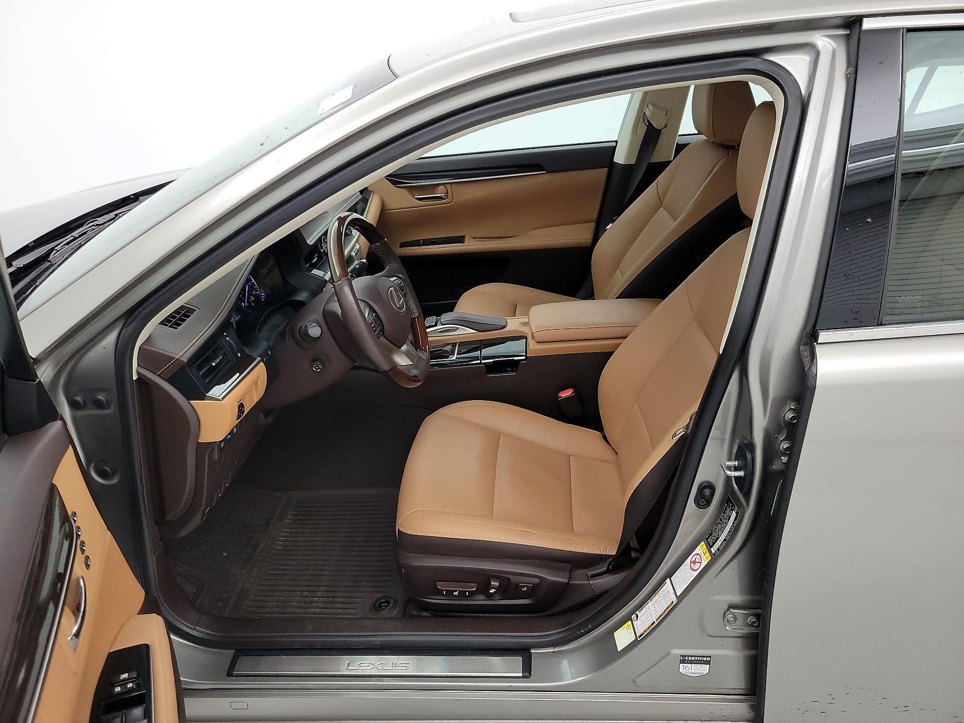 Thumbnail: 2018 Lexus ES - 11