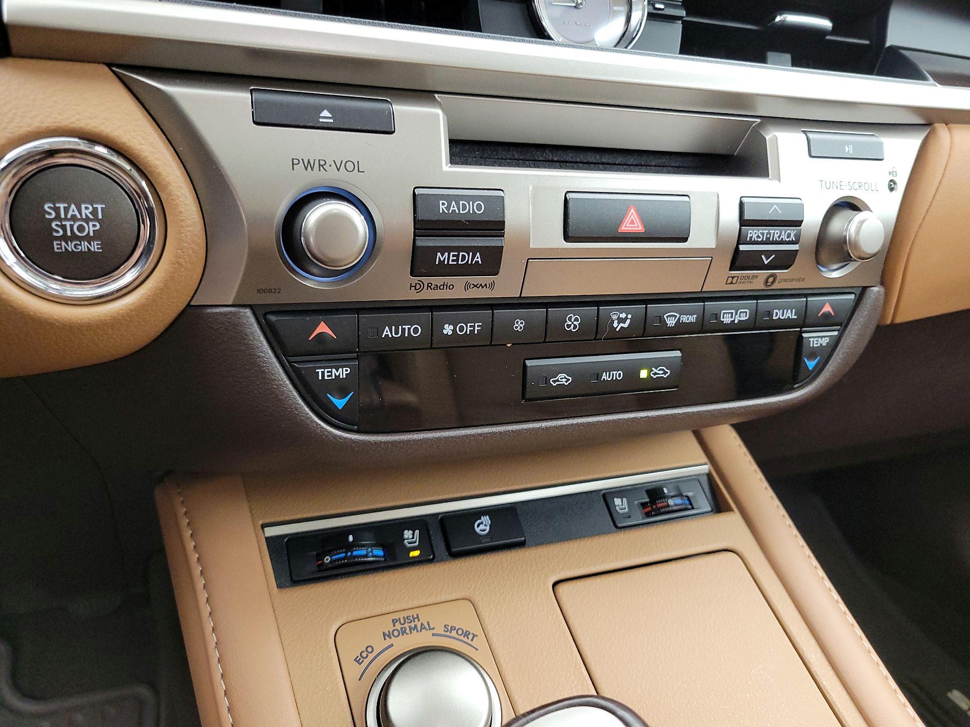 Thumbnail: 2018 Lexus ES - 17