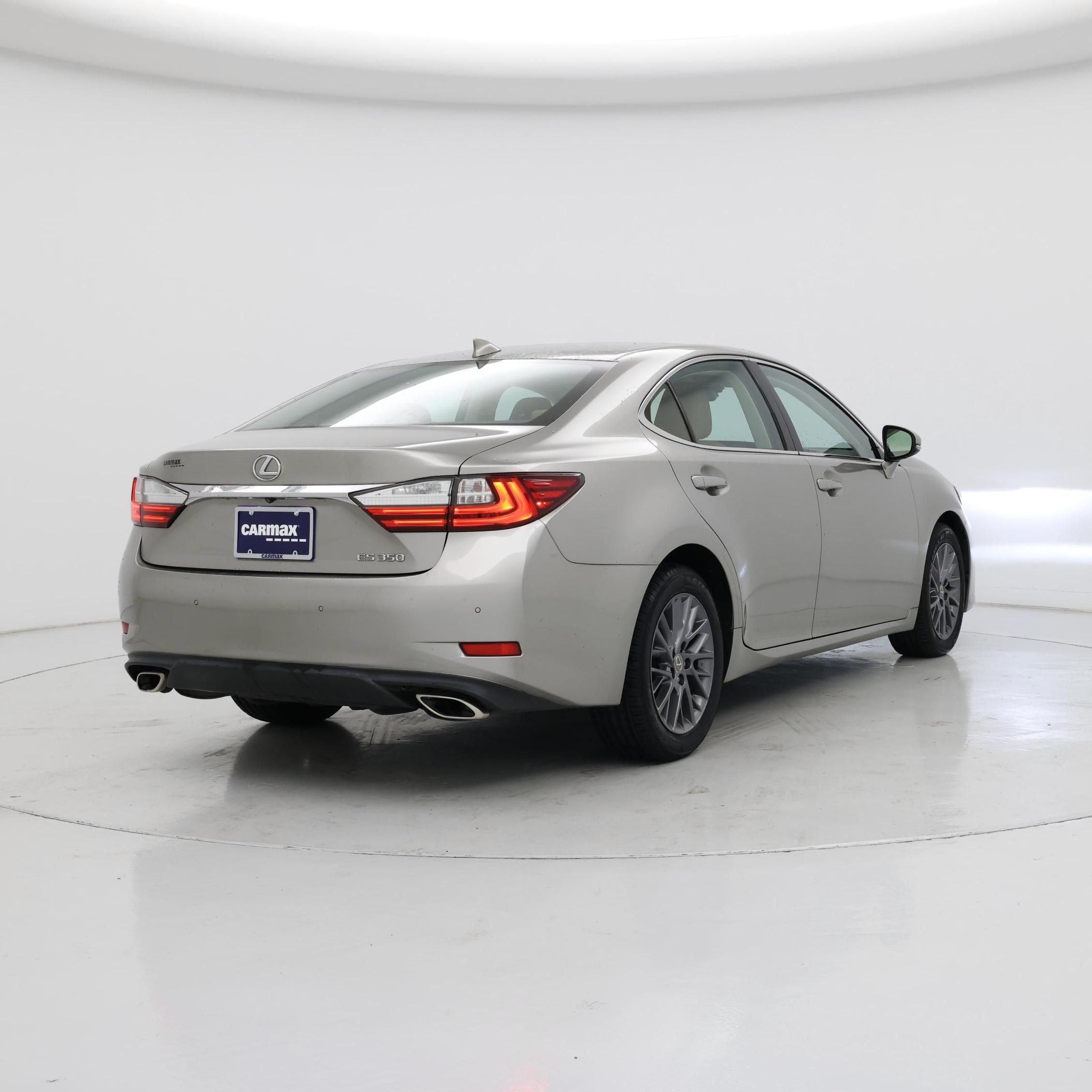 Thumbnail: 2018 Lexus ES - 8