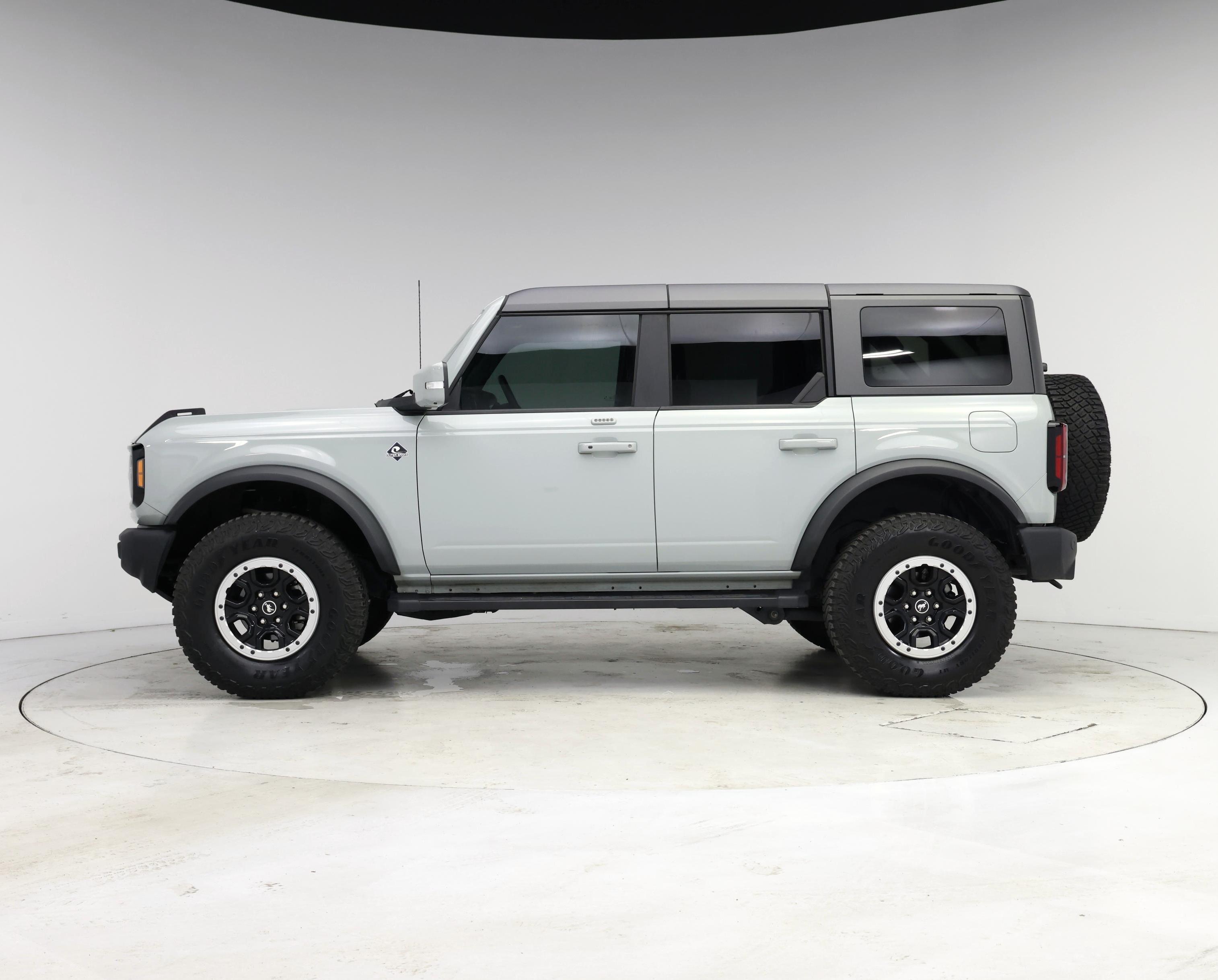 Thumbnail: 2022 Ford Bronco - 3
