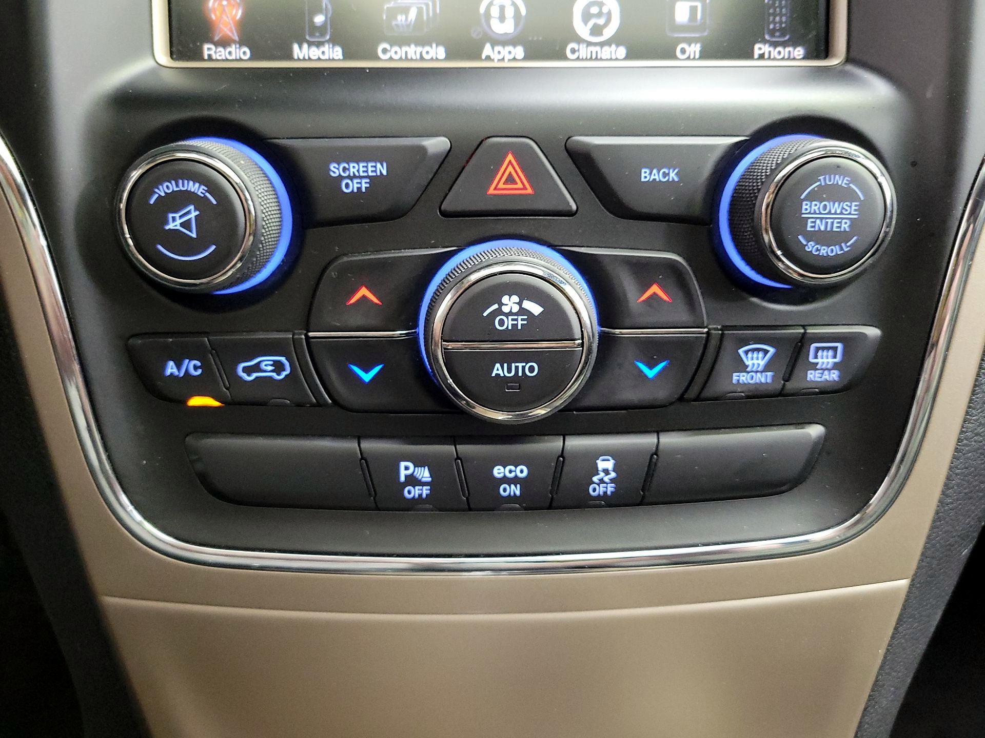 Thumbnail: 2015 Jeep Grand Cherokee - 16