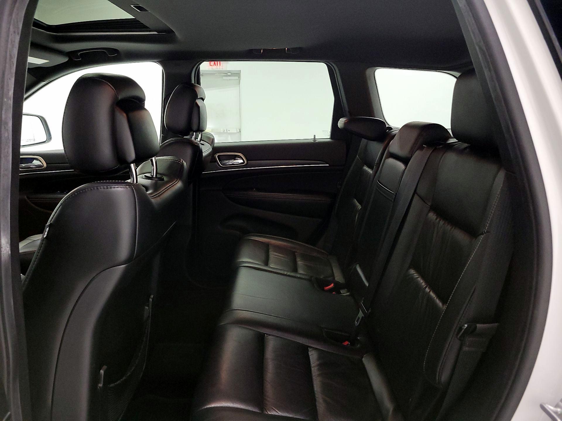 Thumbnail: 2015 Jeep Grand Cherokee - 20