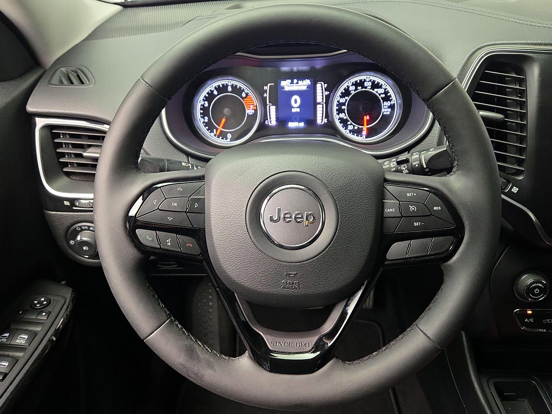 Thumbnail: 2021 Jeep Cherokee - 10