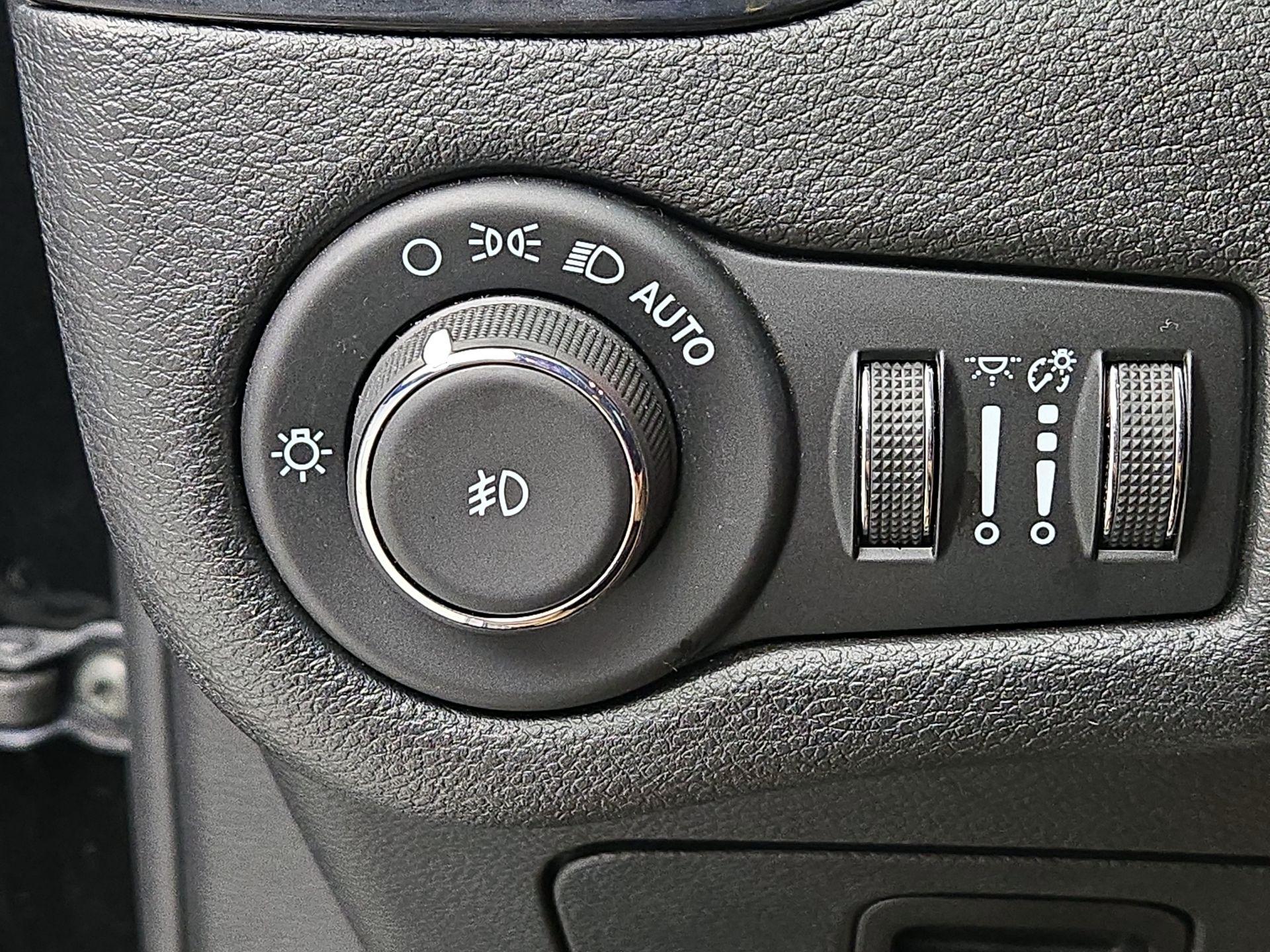 Thumbnail: 2021 Jeep Cherokee - 13