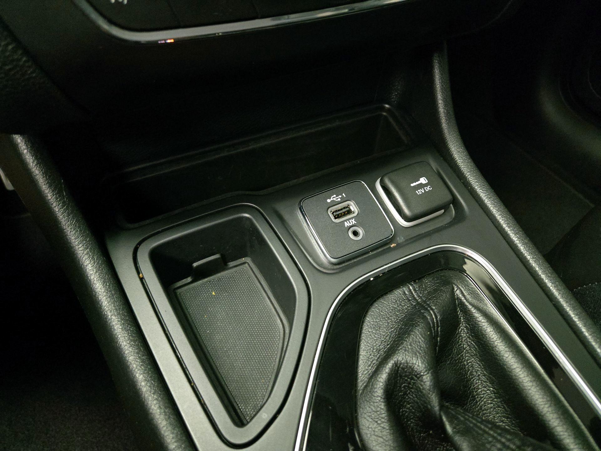 Thumbnail: 2021 Jeep Cherokee - 18