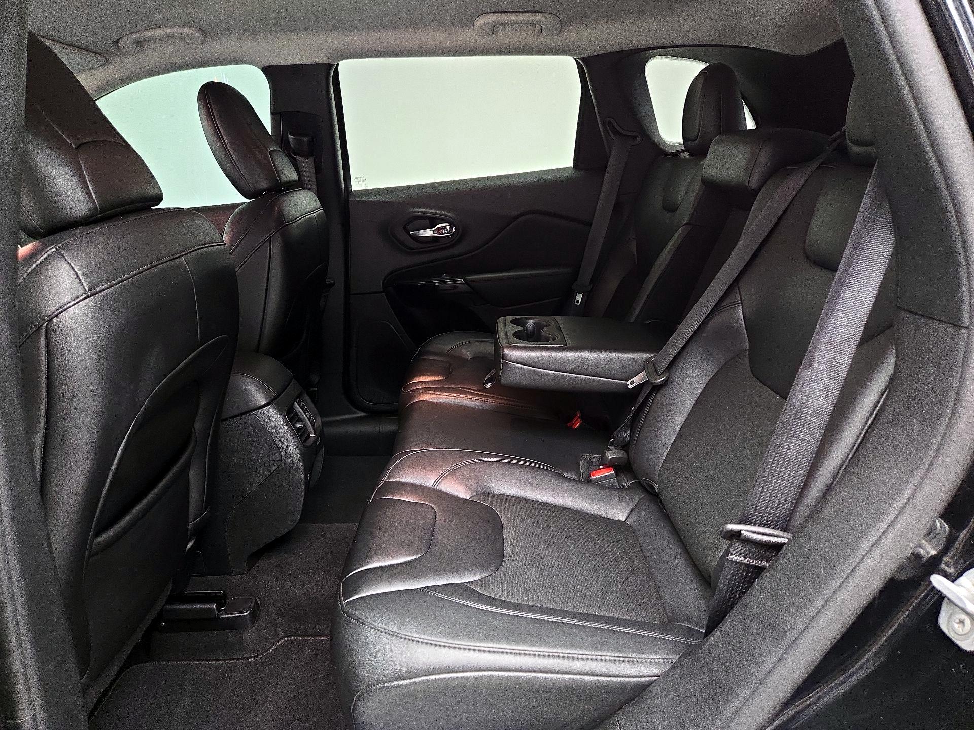 Thumbnail: 2021 Jeep Cherokee - 19