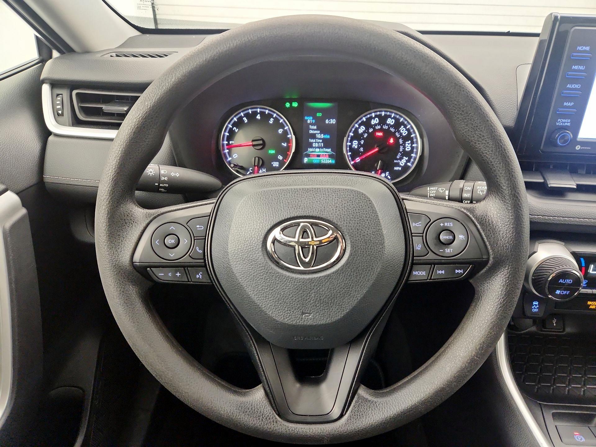 Thumbnail: 2022 Toyota RAV4 - 10