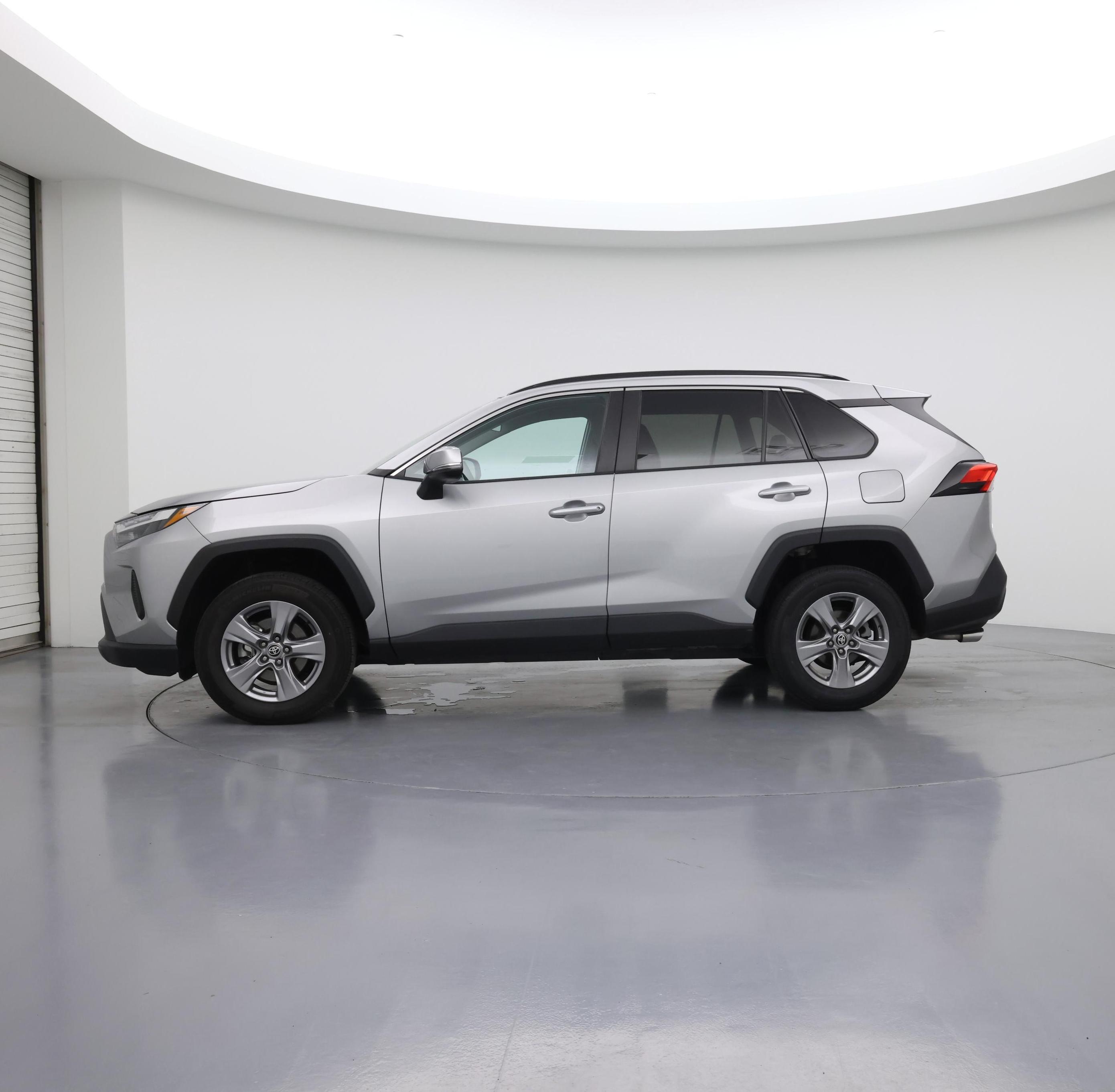 Thumbnail: 2022 Toyota RAV4 - 3