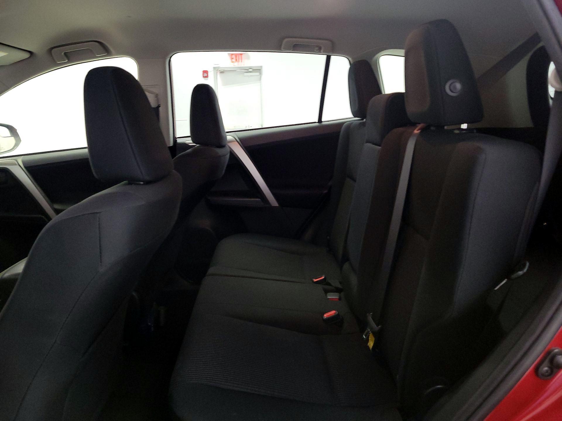 Thumbnail: 2016 Toyota RAV4 - 19