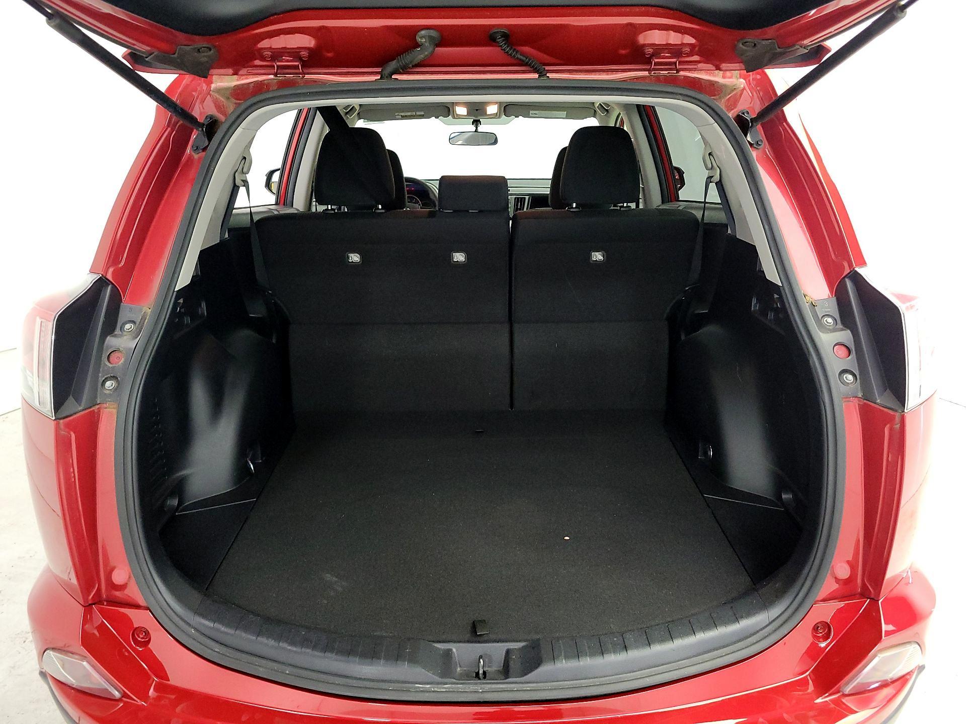 Thumbnail: 2016 Toyota RAV4 - 20
