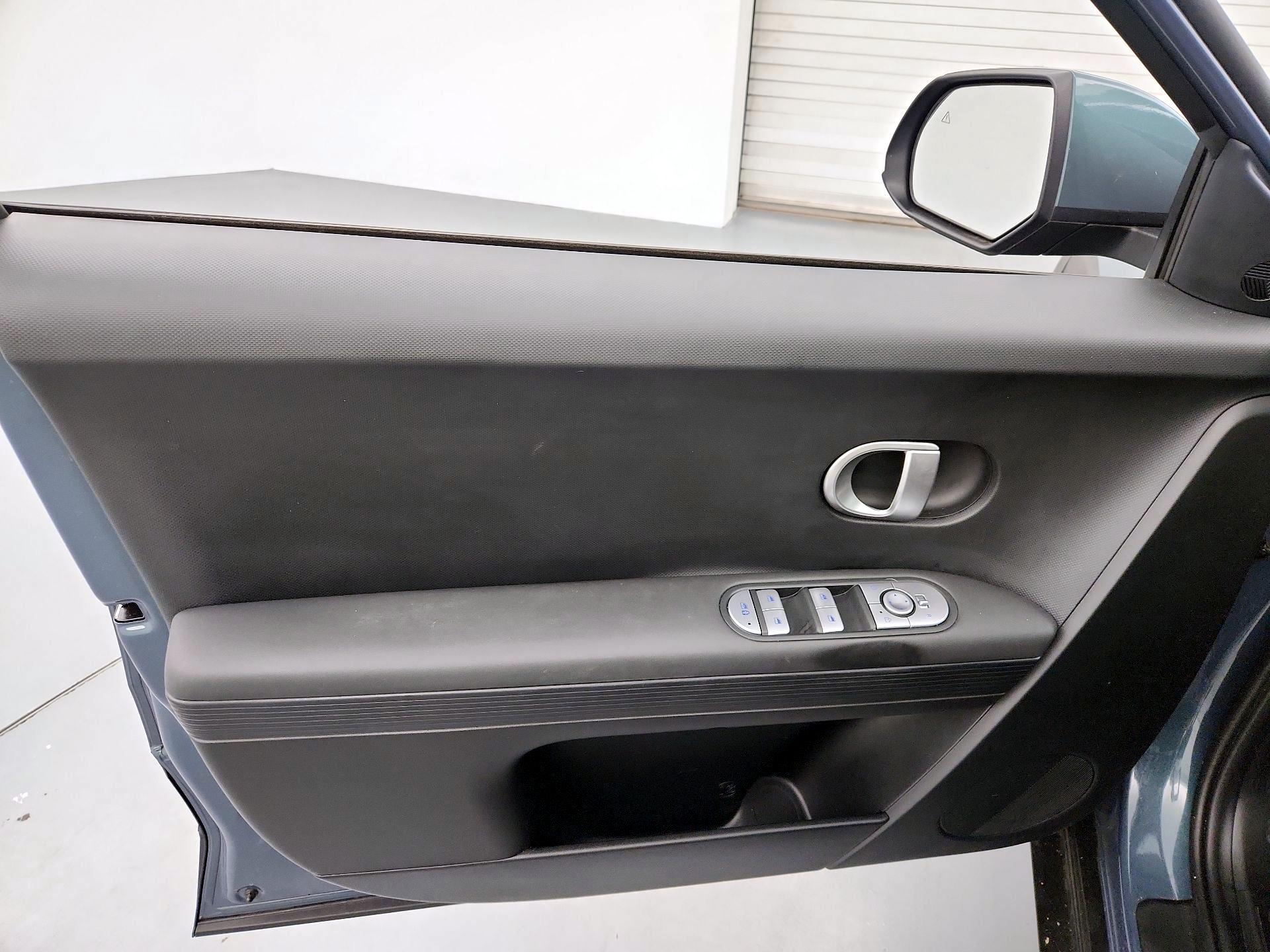 Thumbnail: 2023 Hyundai Ioniq 5 - 12