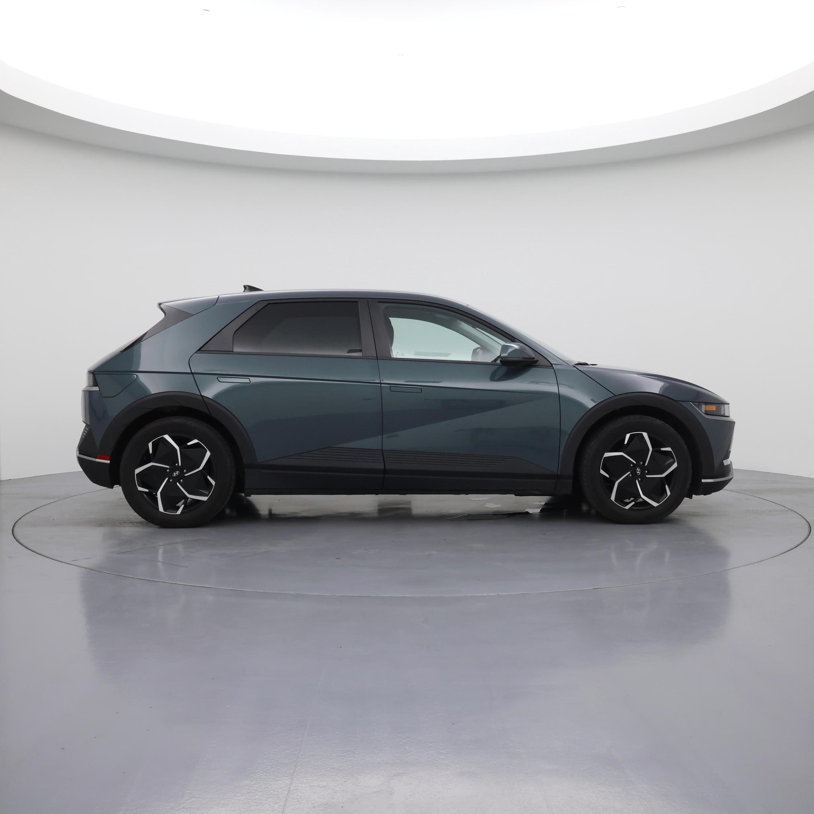 Thumbnail: 2023 Hyundai Ioniq 5 - 7