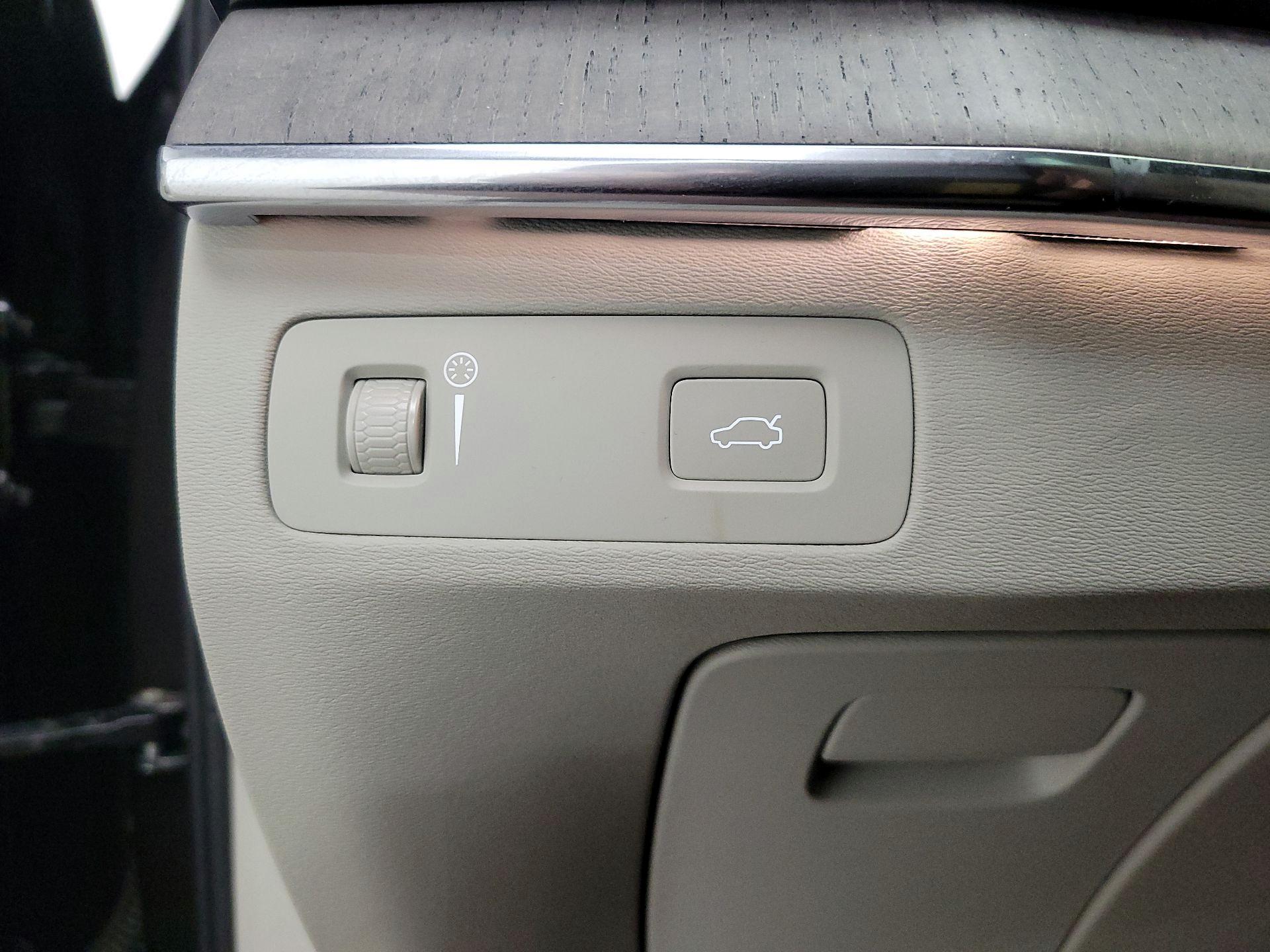 Thumbnail: 2021 Volvo XC90 - 13