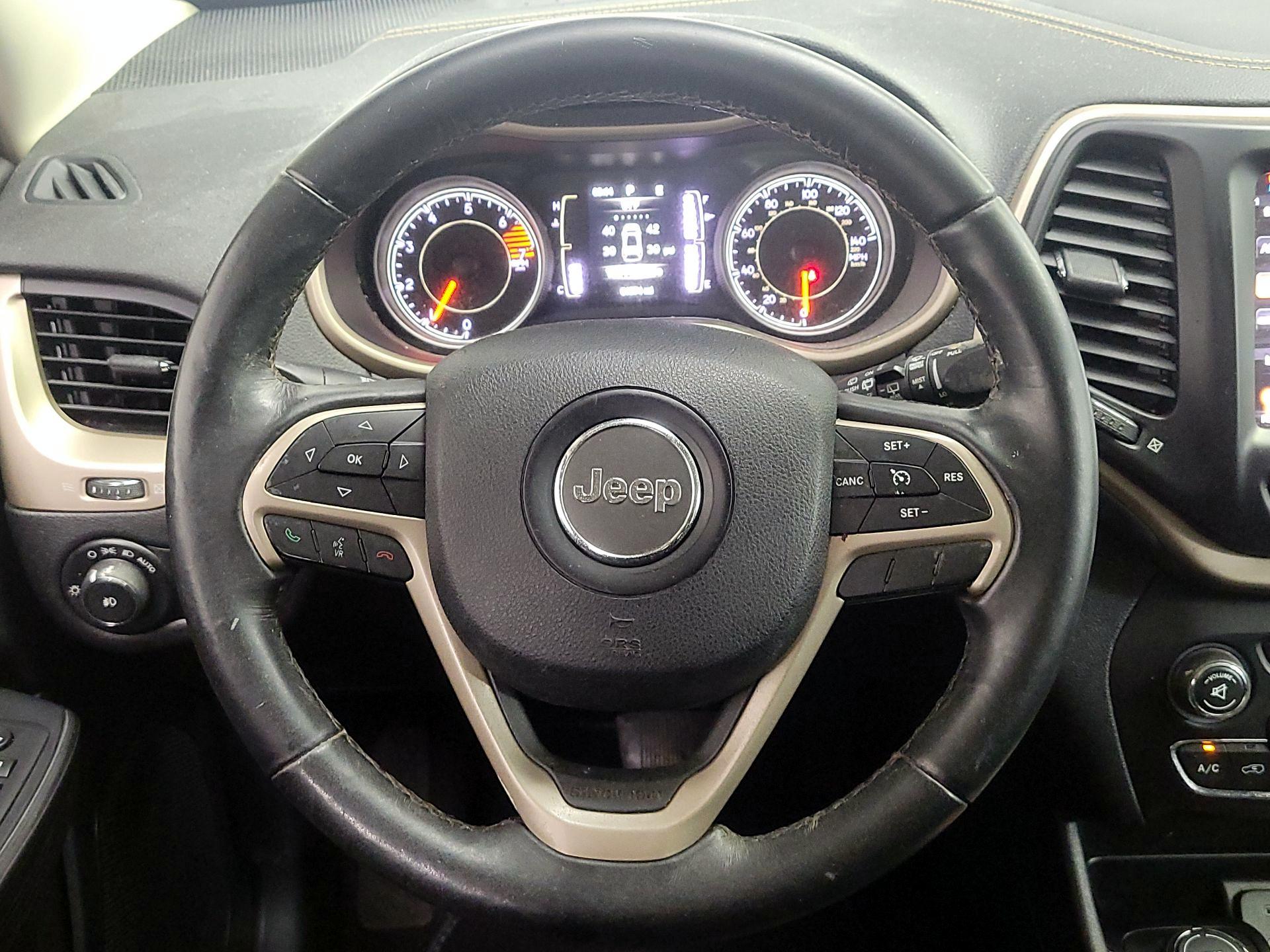 Thumbnail: 2016 Jeep Cherokee - 10