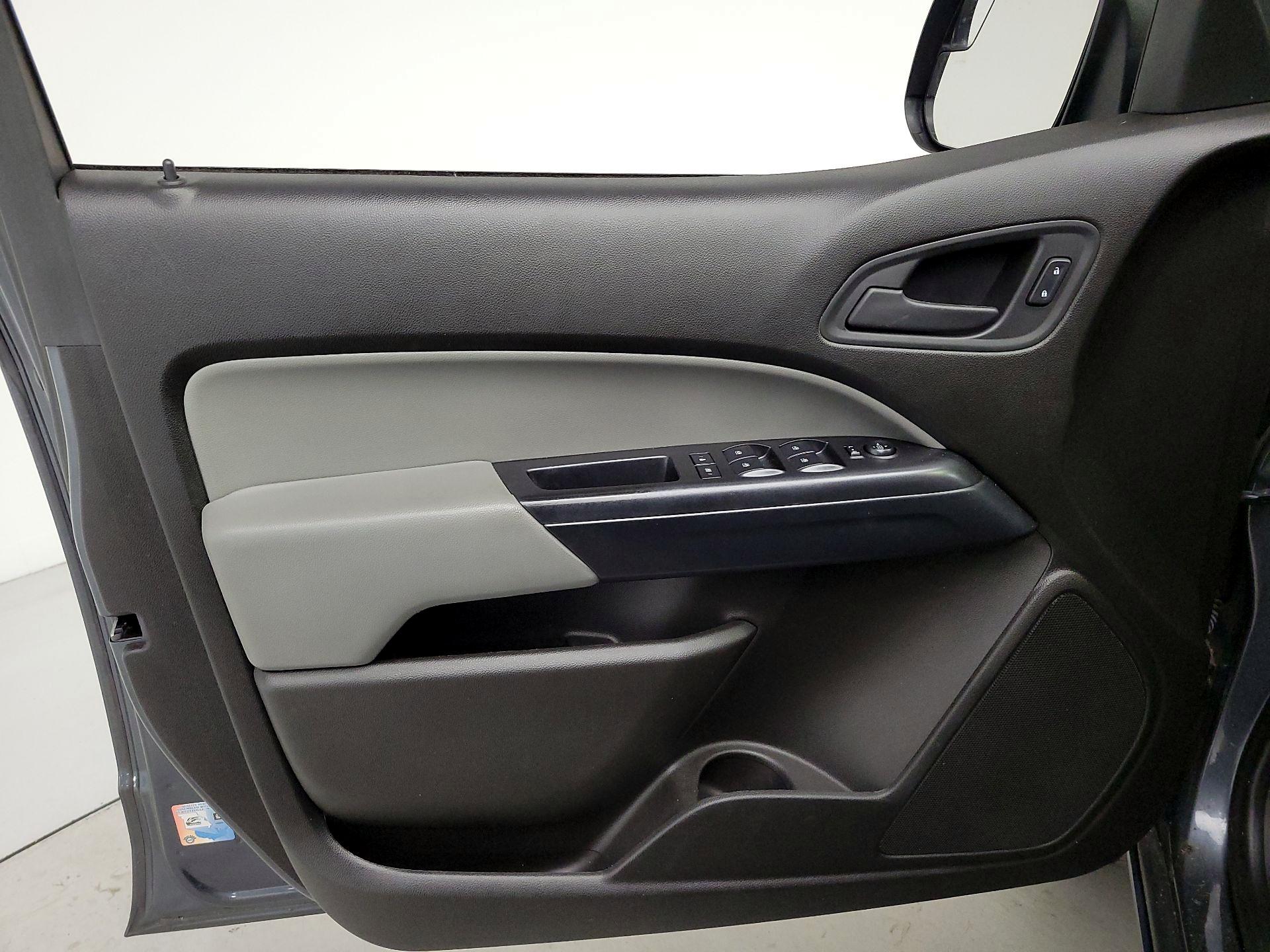 Thumbnail: 2016 Chevrolet Colorado - 12