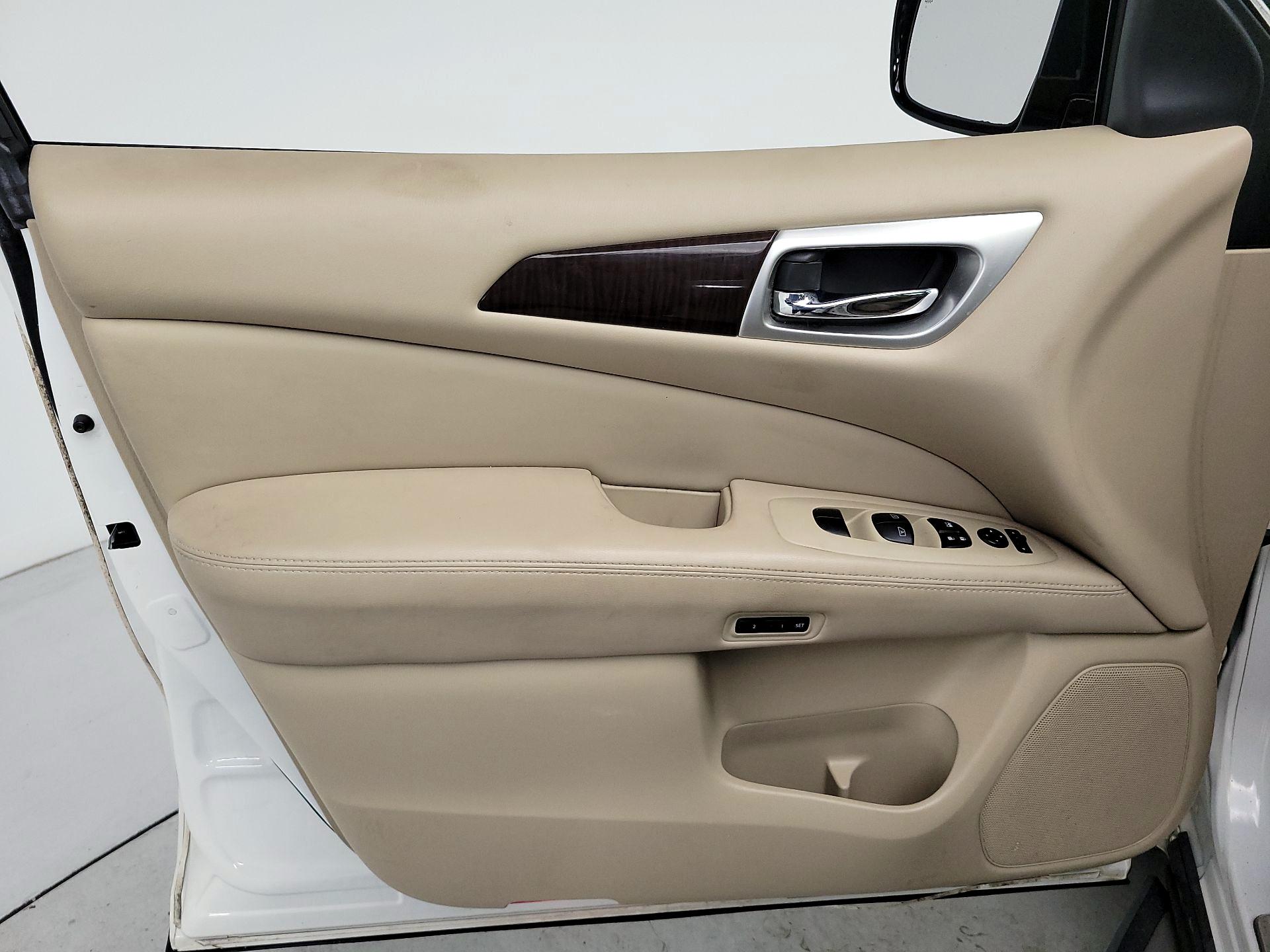 Thumbnail: 2014 Nissan Pathfinder - 12