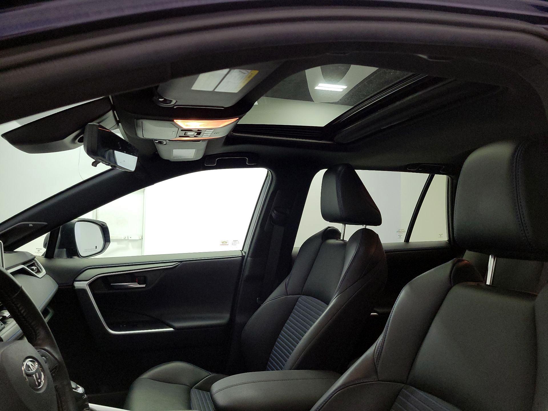 Thumbnail: 2020 Toyota RAV4 - 20