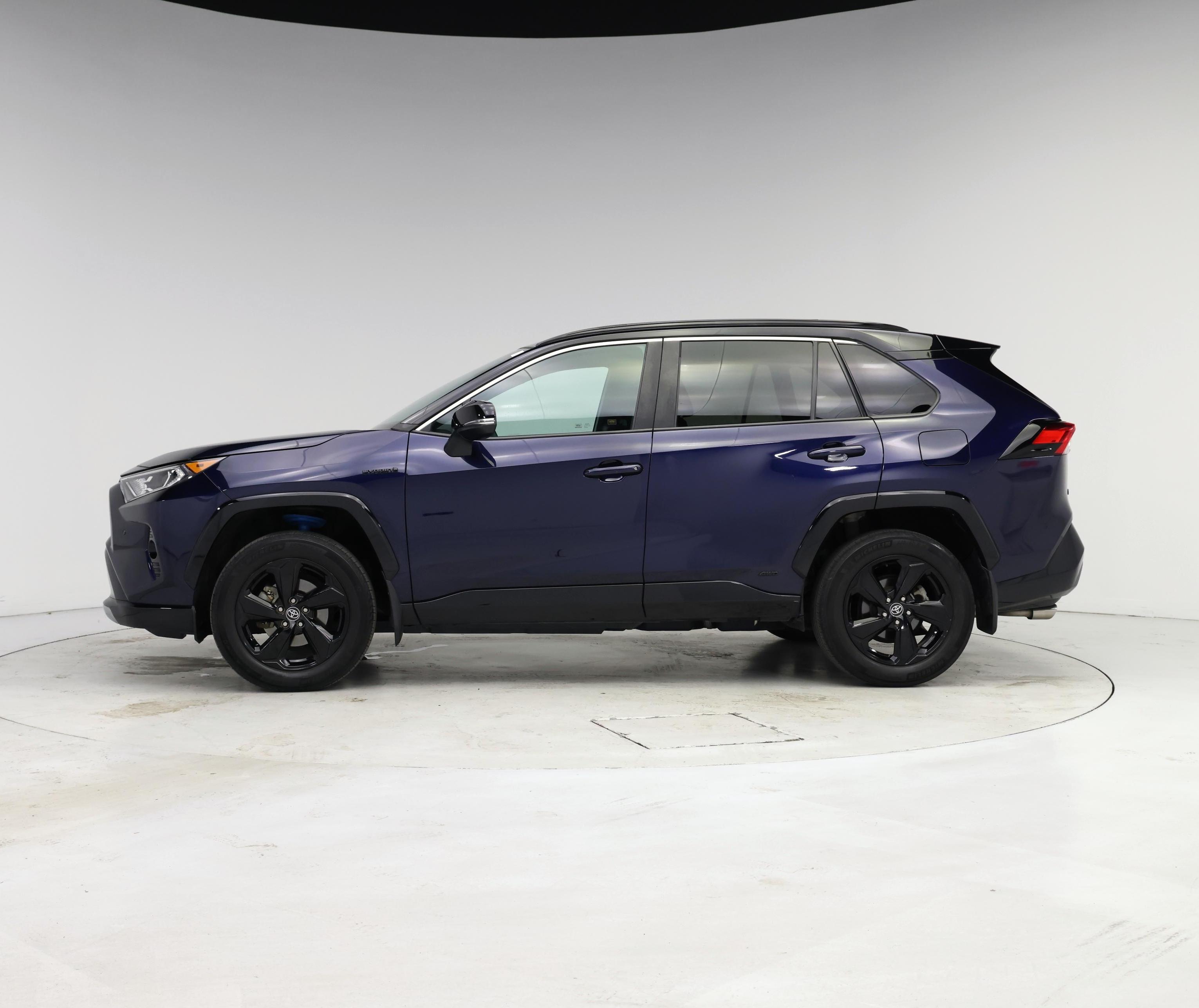 Thumbnail: 2020 Toyota RAV4 - 3