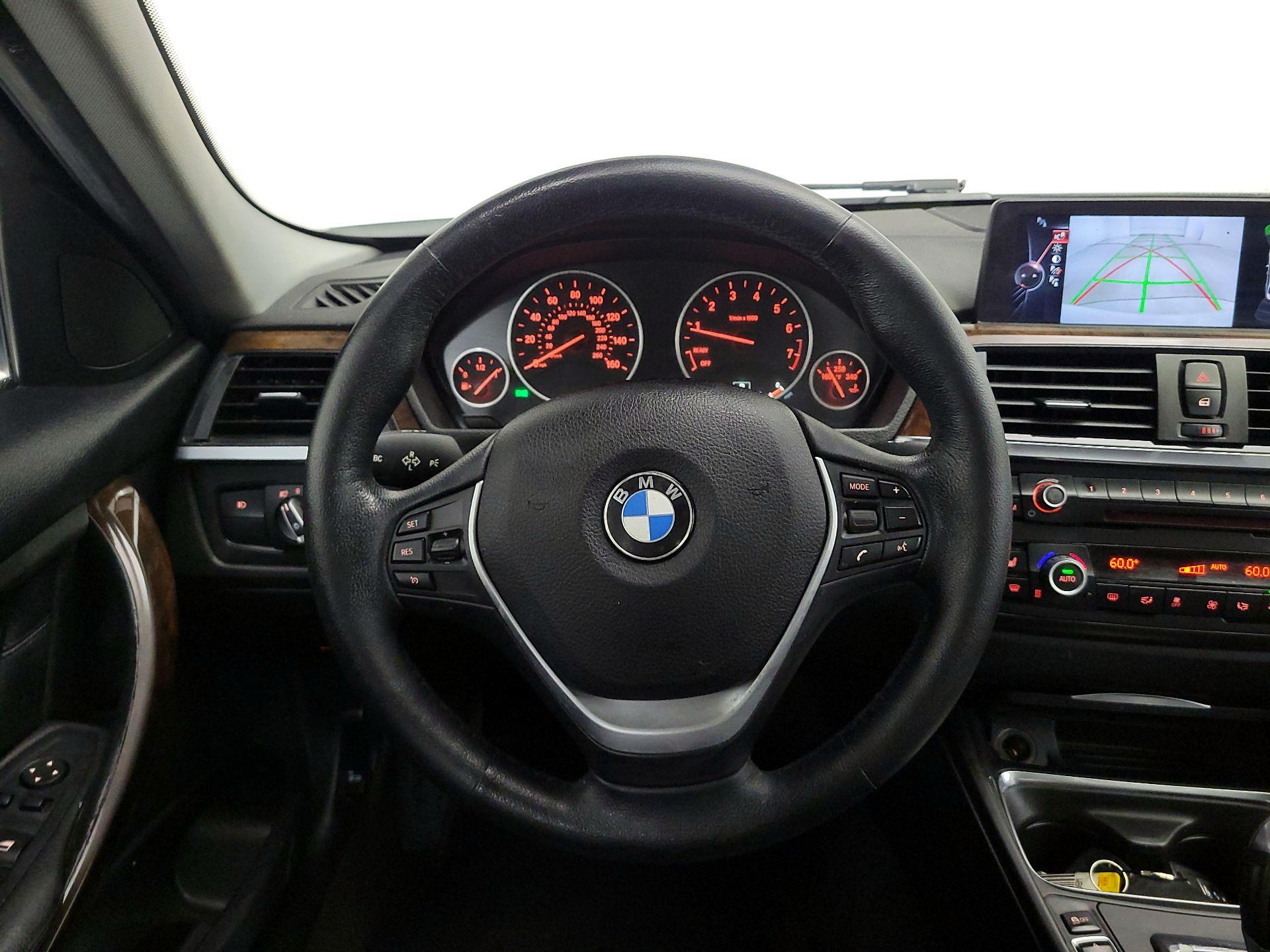 Thumbnail: 2015 BMW 3 Series - 10