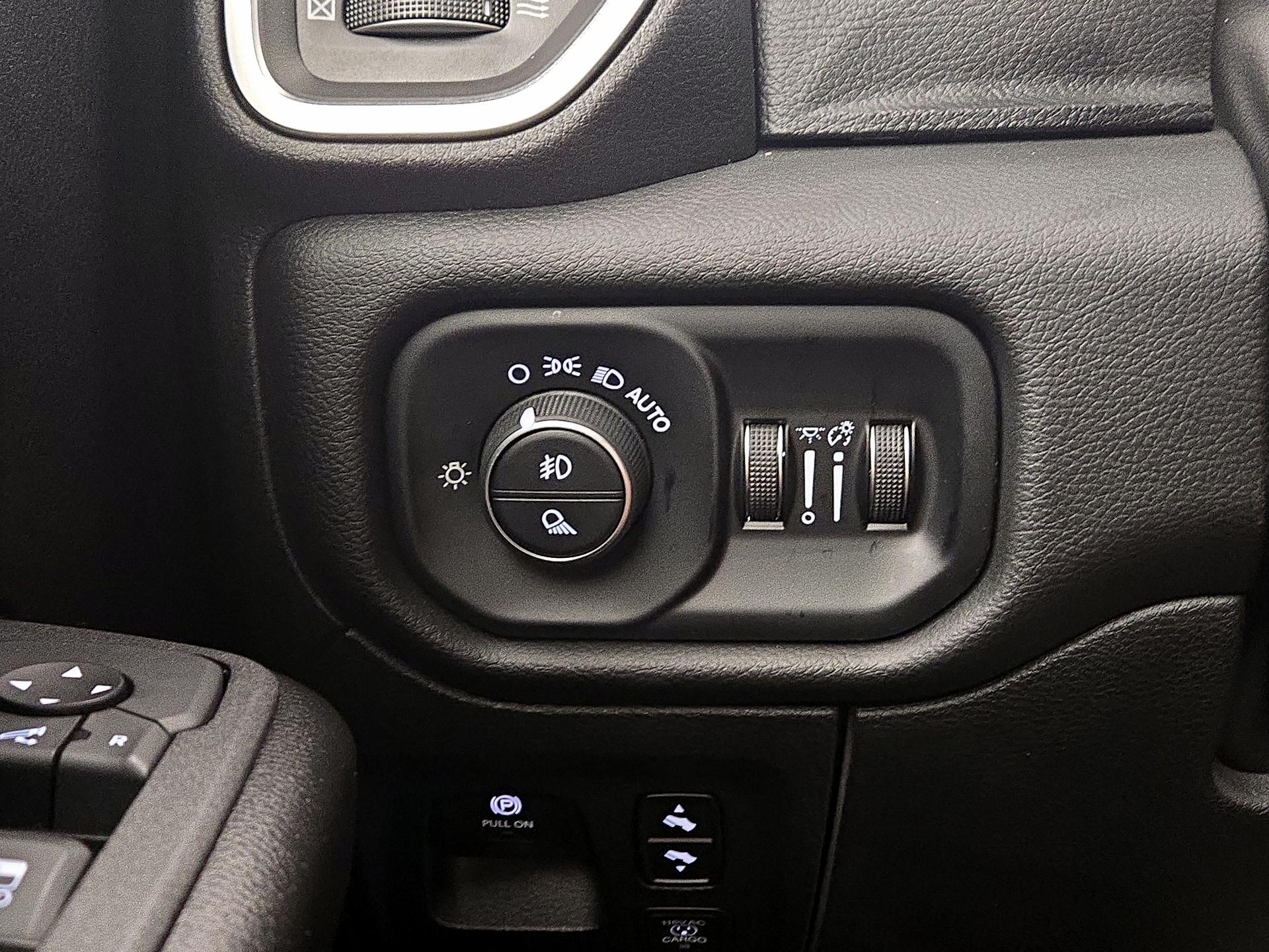 Thumbnail: 2025 RAM 1500 - 13