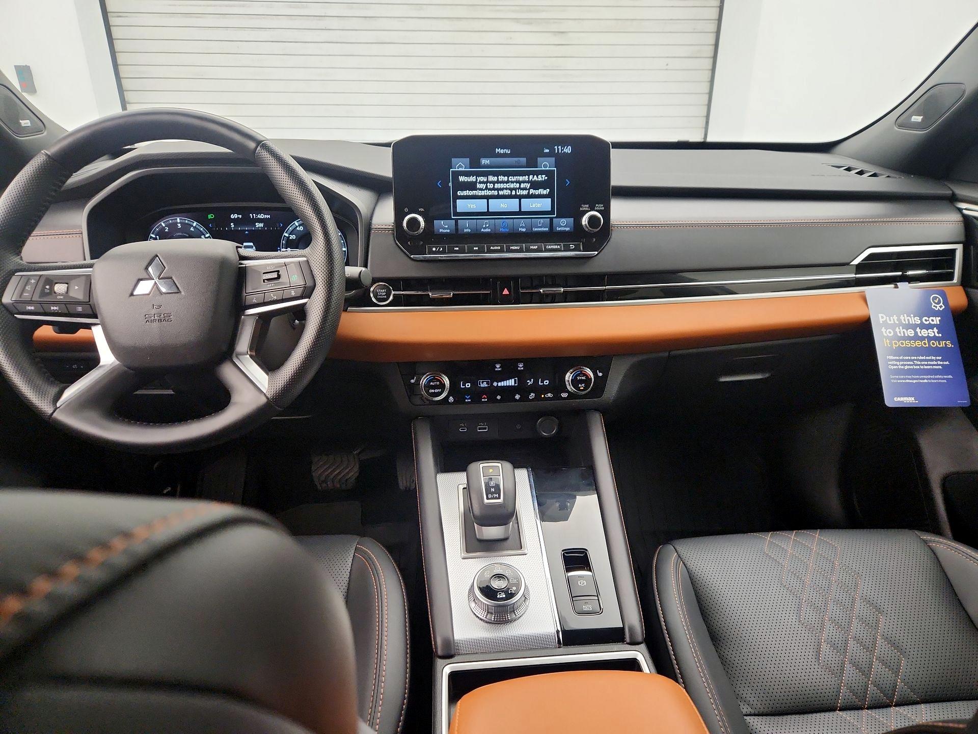 Thumbnail: 2024 Mitsubishi Outlander - 9