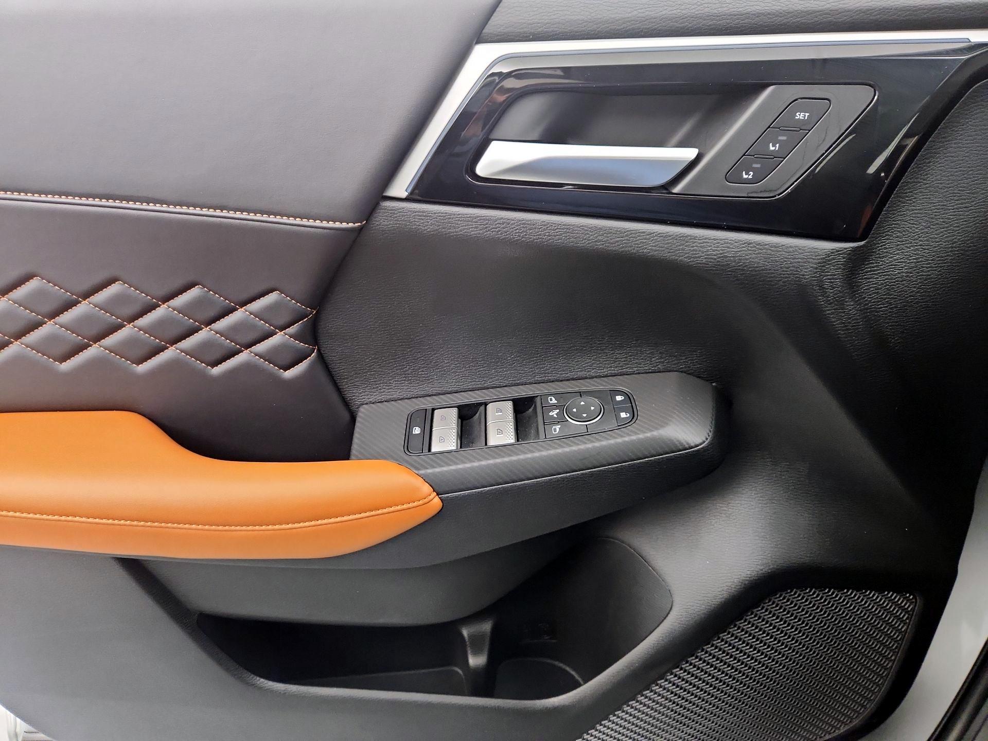 Thumbnail: 2024 Mitsubishi Outlander - 12