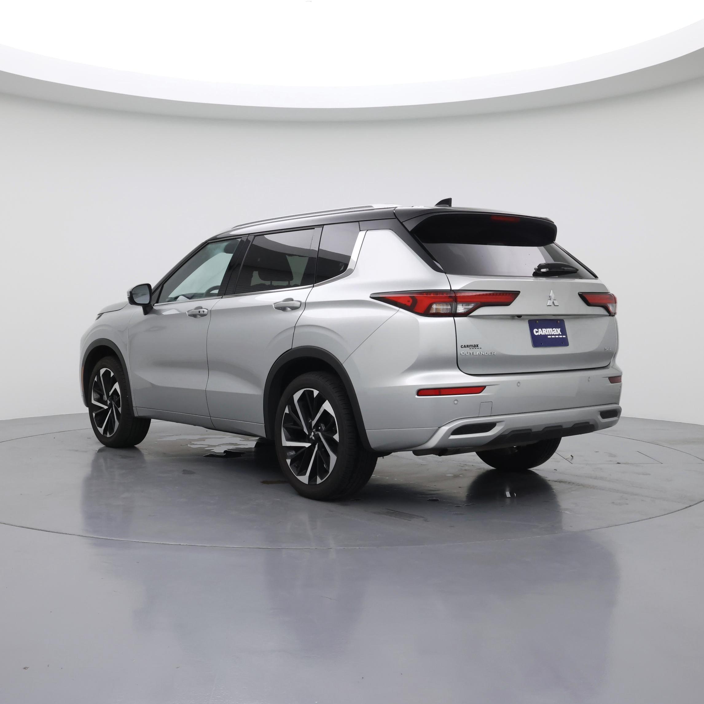 Thumbnail: 2024 Mitsubishi Outlander - 2