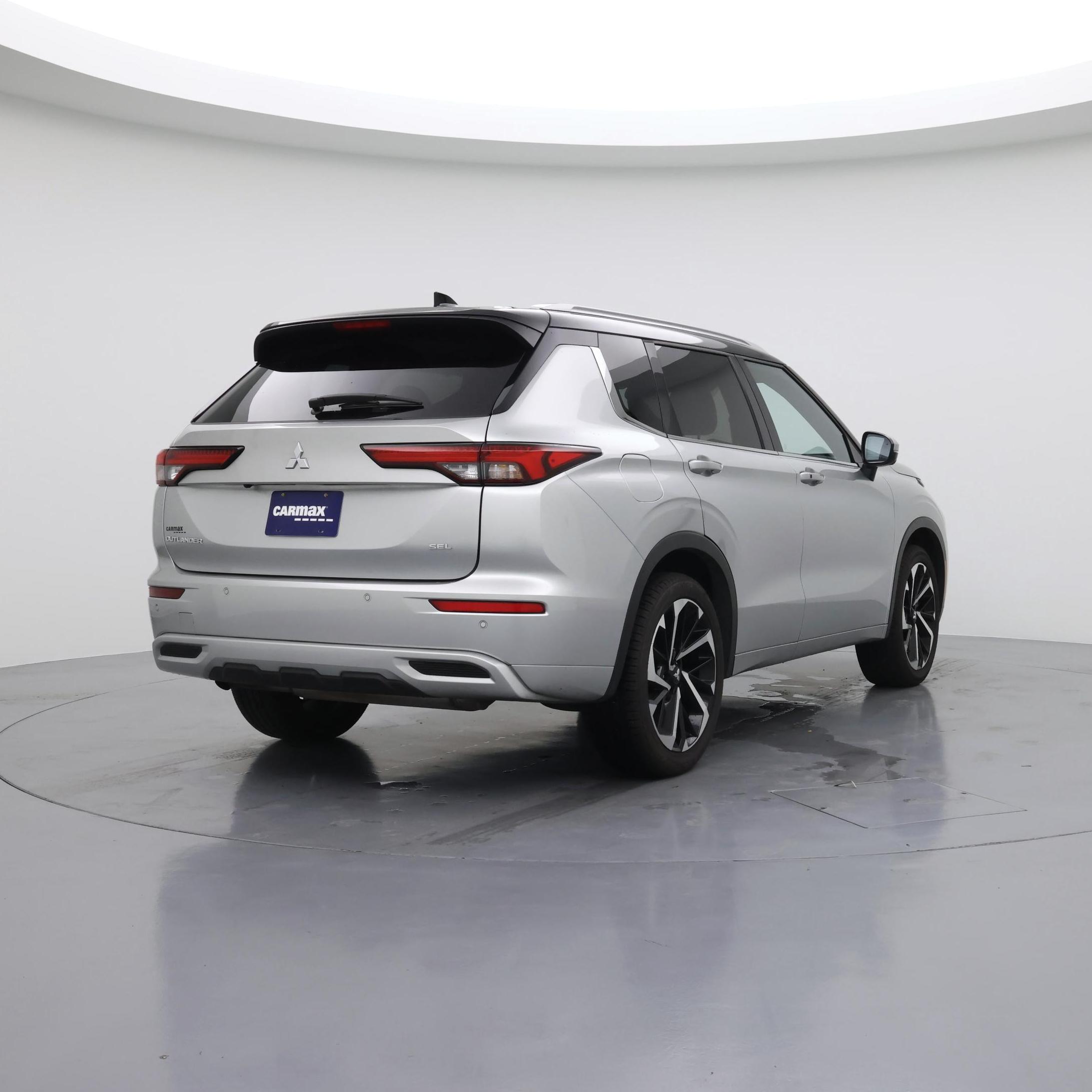 Thumbnail: 2024 Mitsubishi Outlander - 8