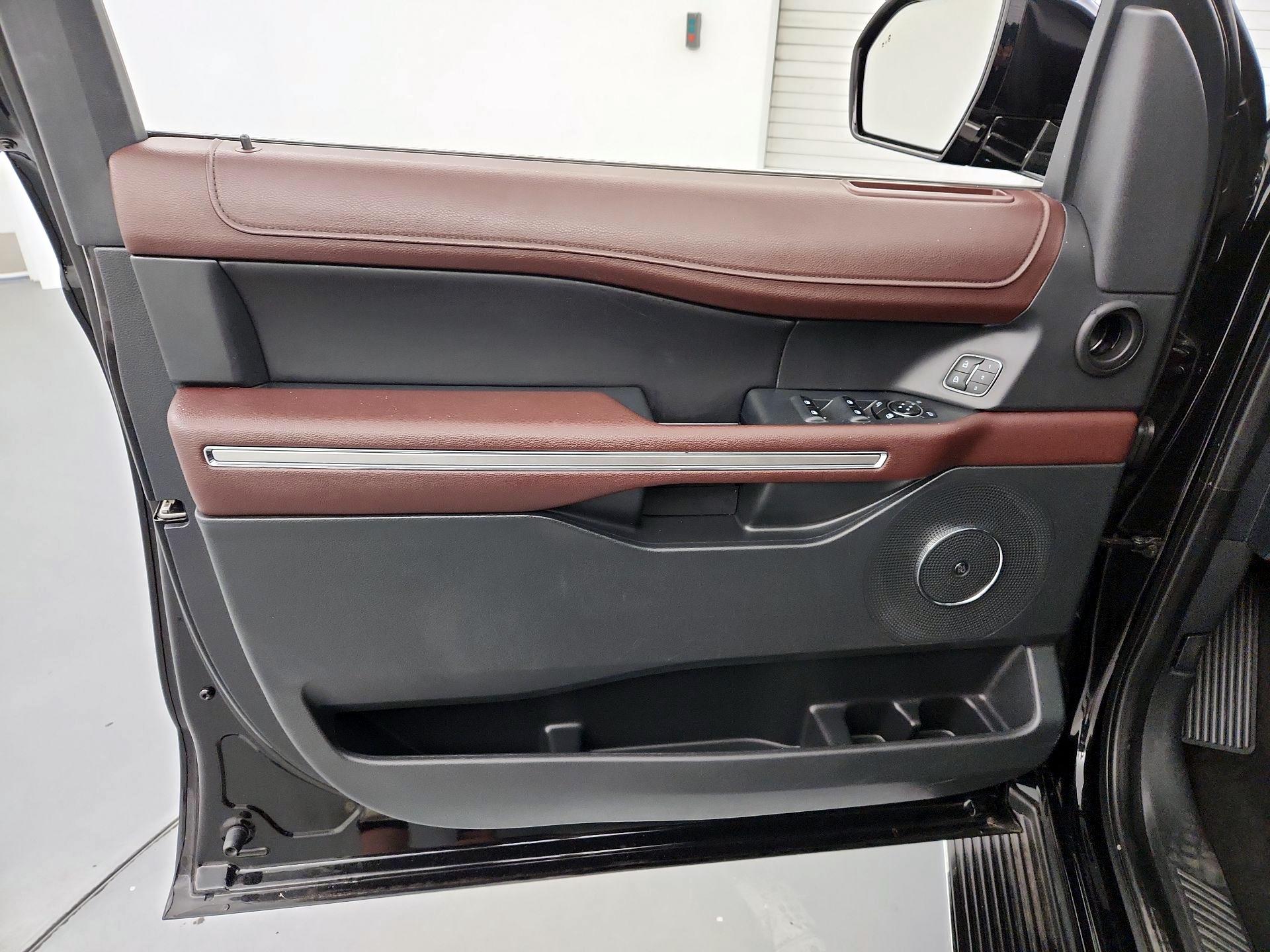Thumbnail: 2023 Ford Expedition - 12