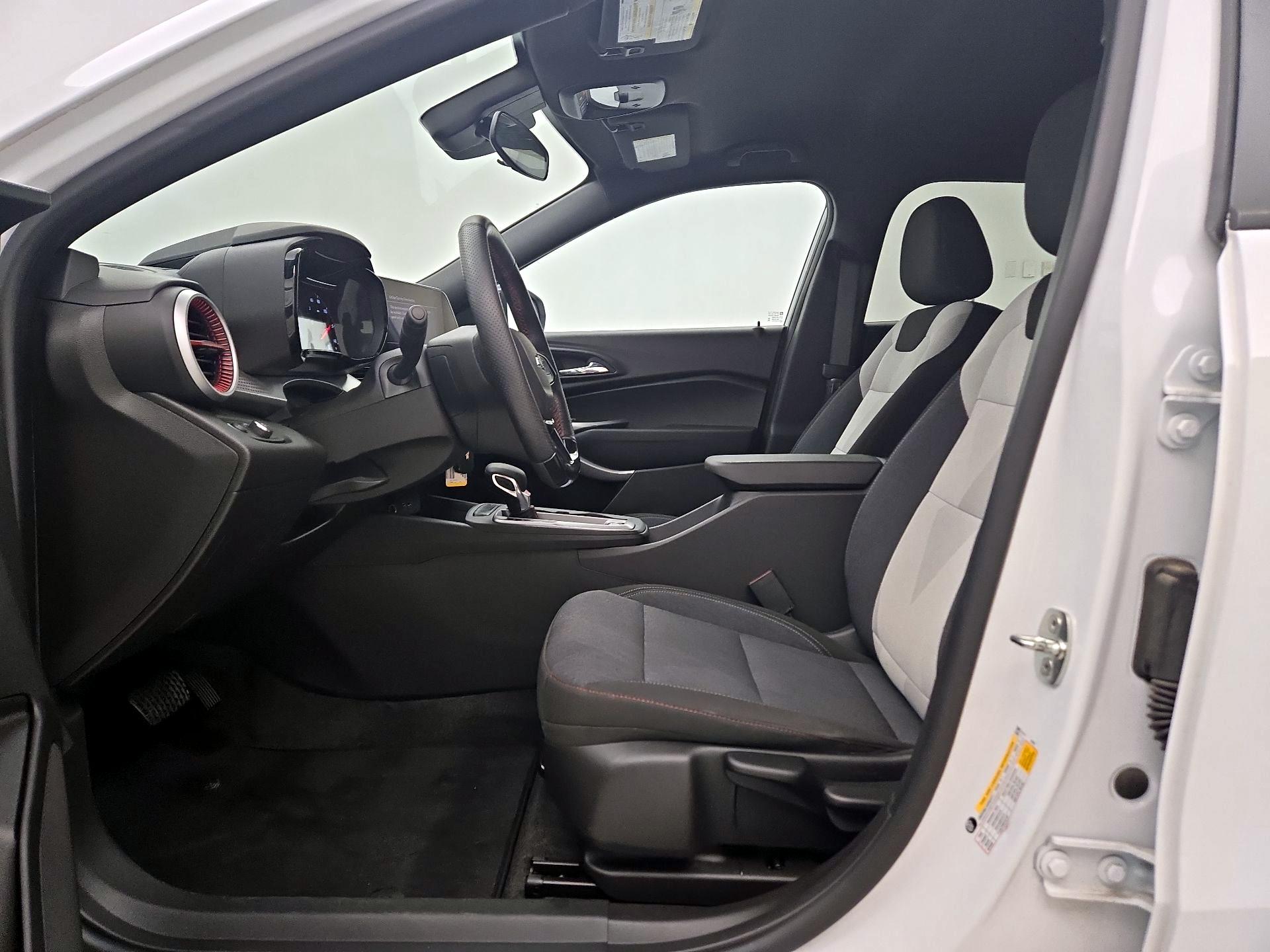 Thumbnail: 2024 Chevrolet Trax - 11