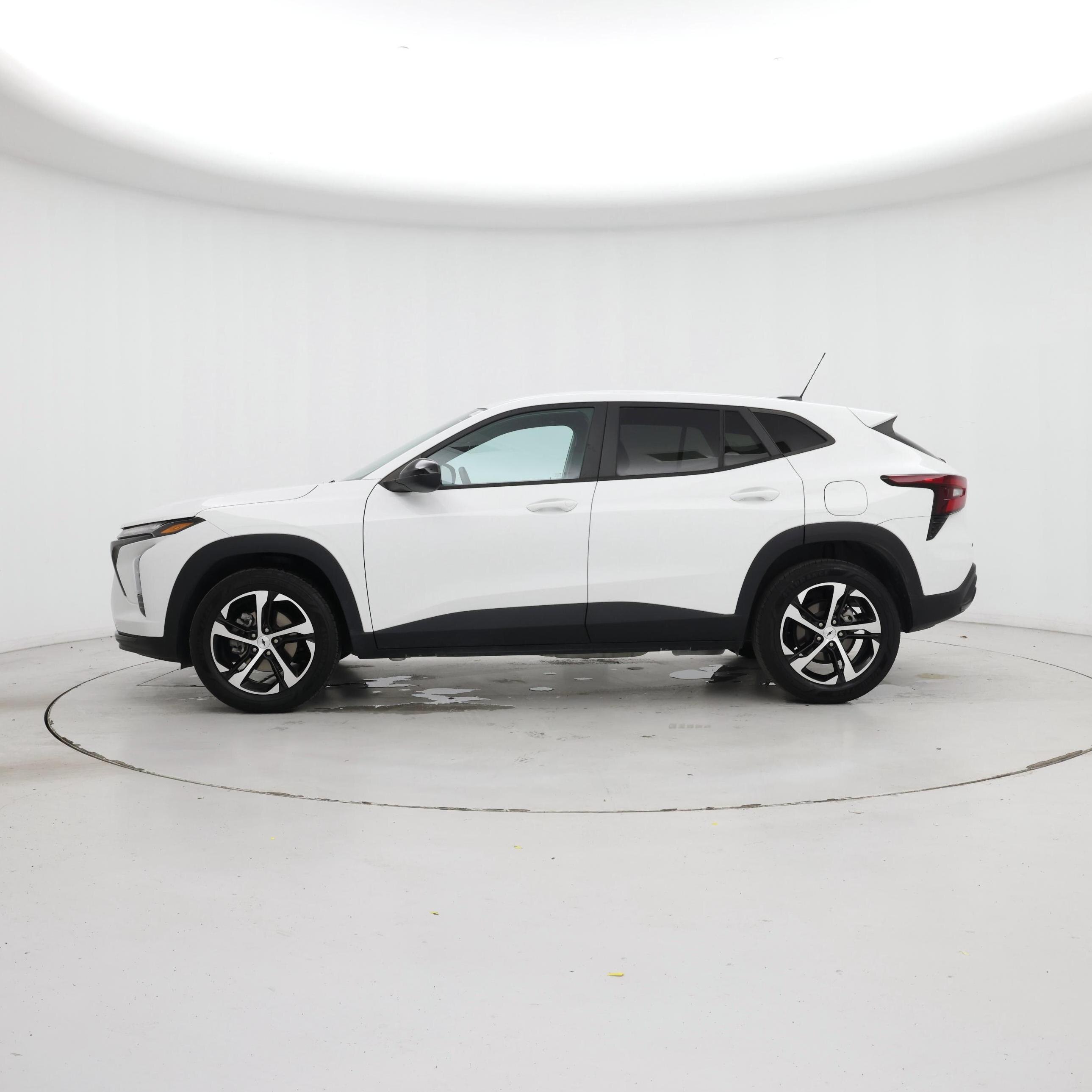 Thumbnail: 2024 Chevrolet Trax - 3
