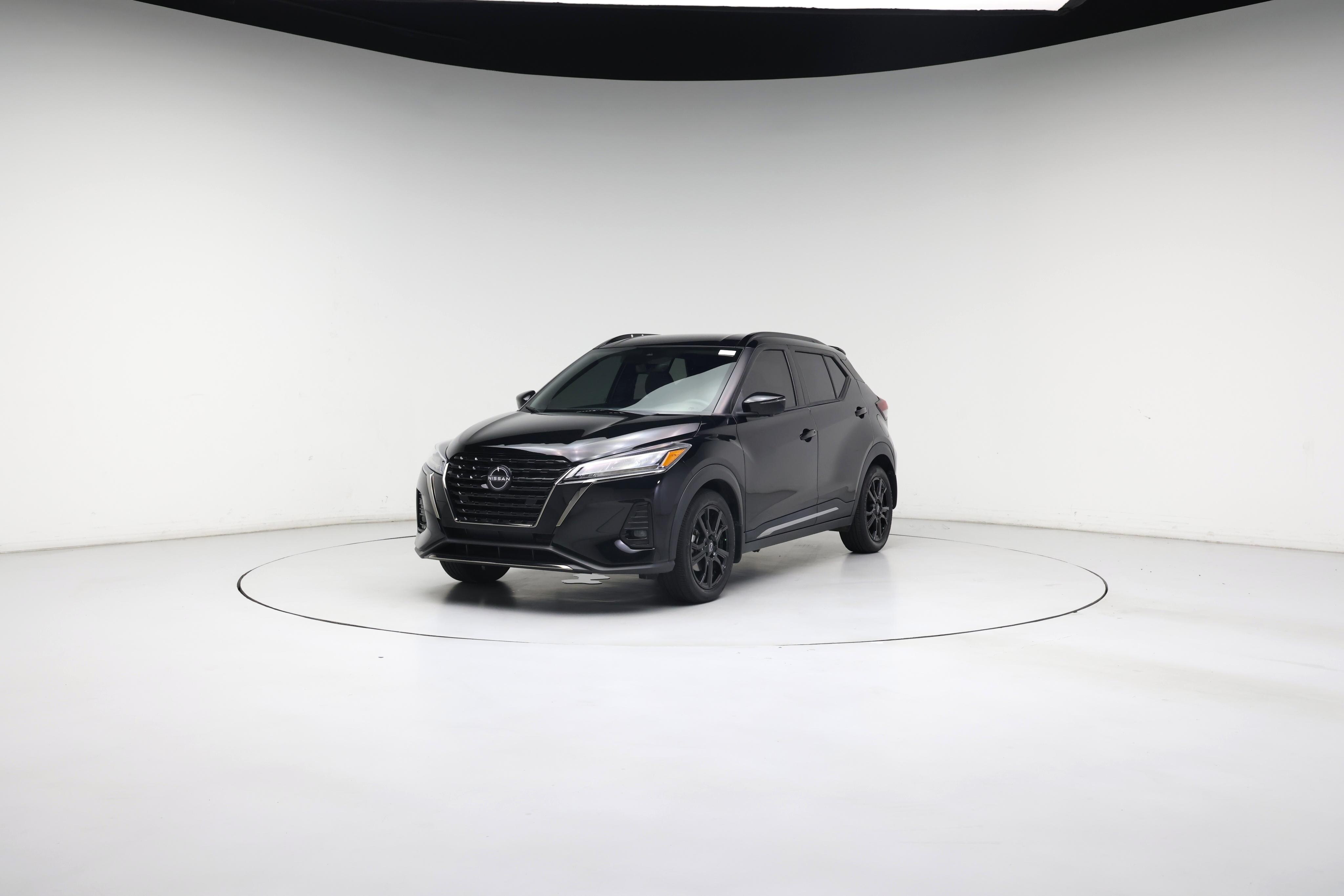 Thumbnail: 2023 Nissan Kicks - 4