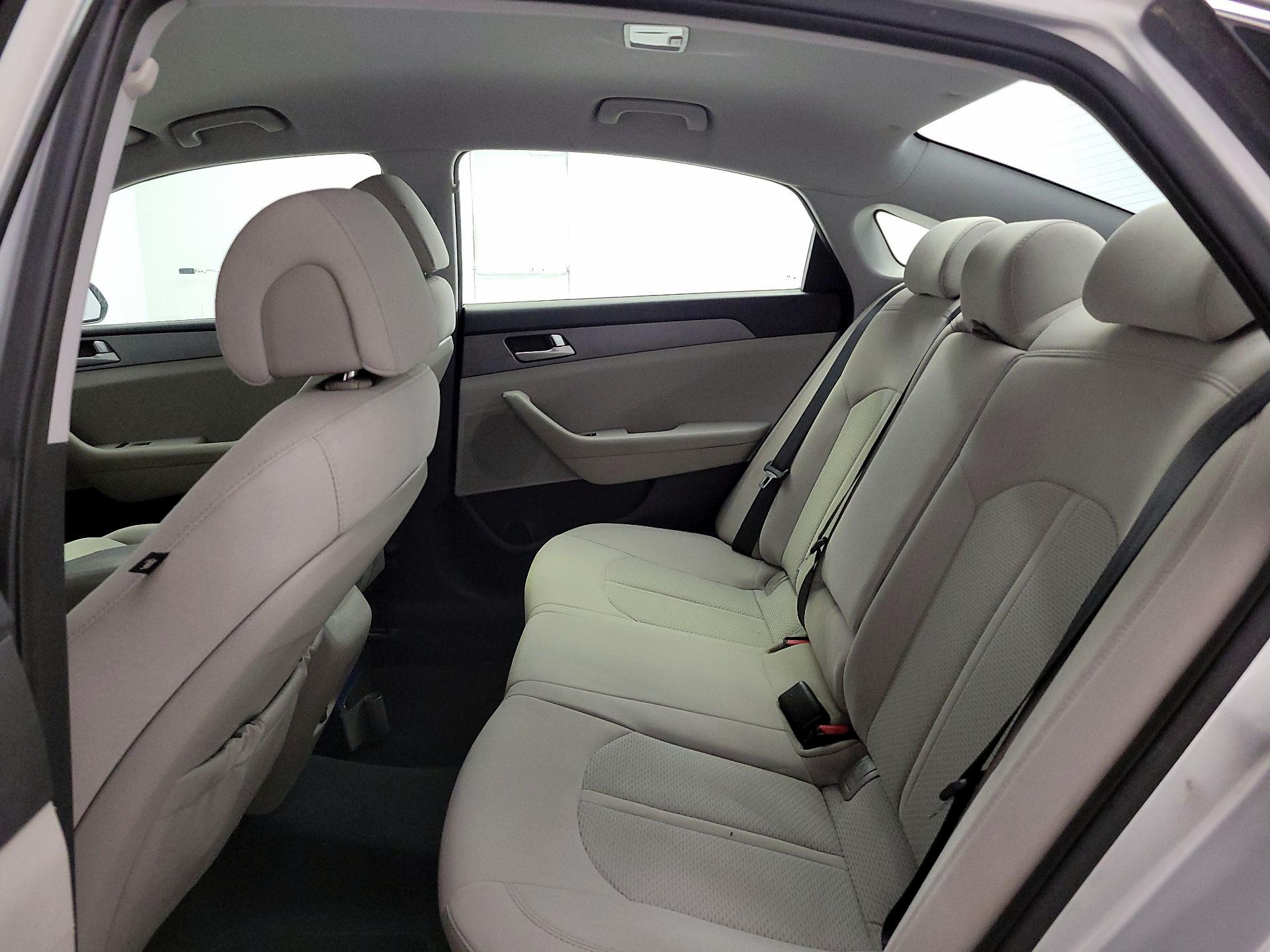 Thumbnail: 2016 Hyundai Sonata - 18