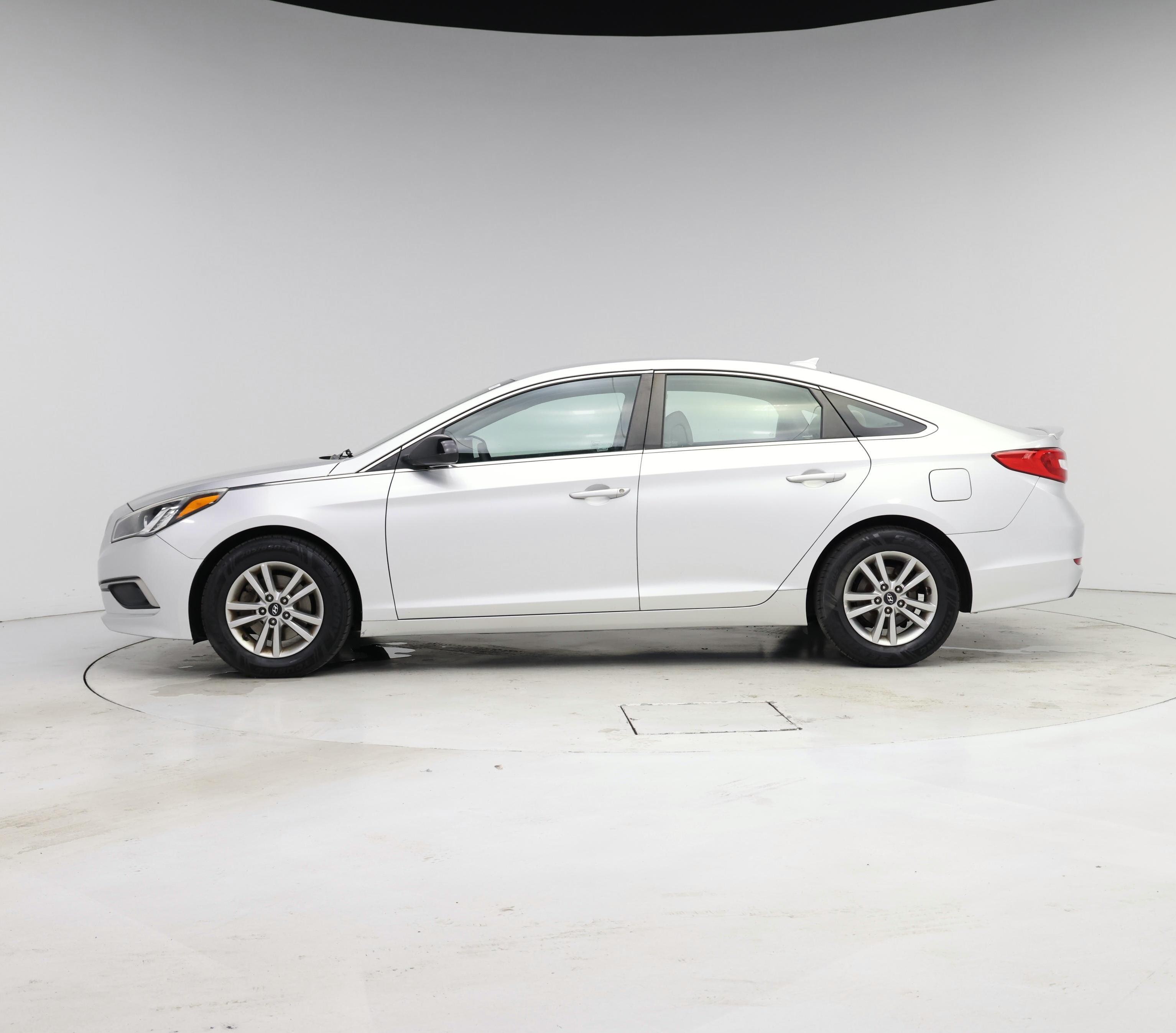 Thumbnail: 2016 Hyundai Sonata - 3