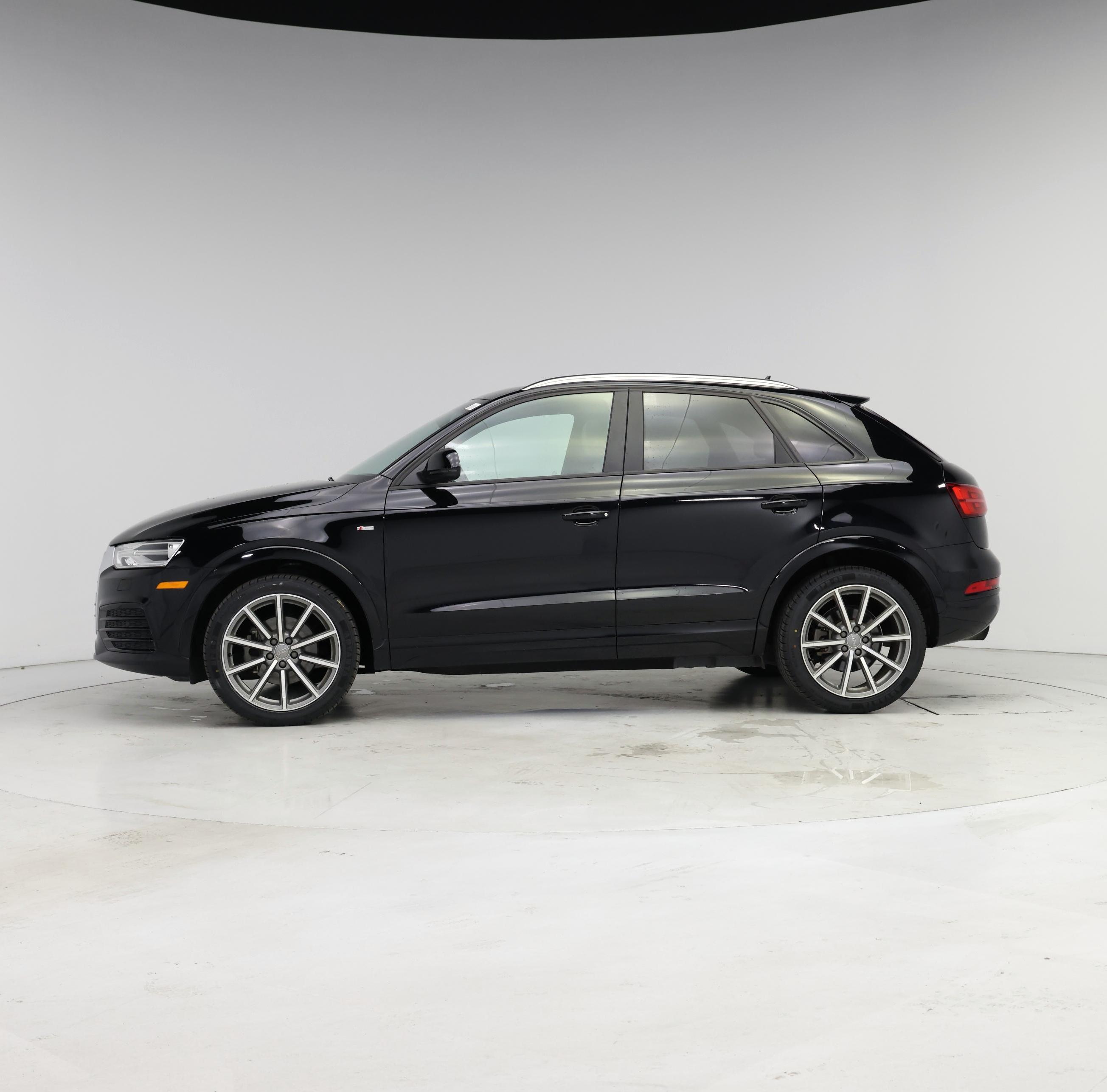 Thumbnail: 2018 Audi Q3 - 3