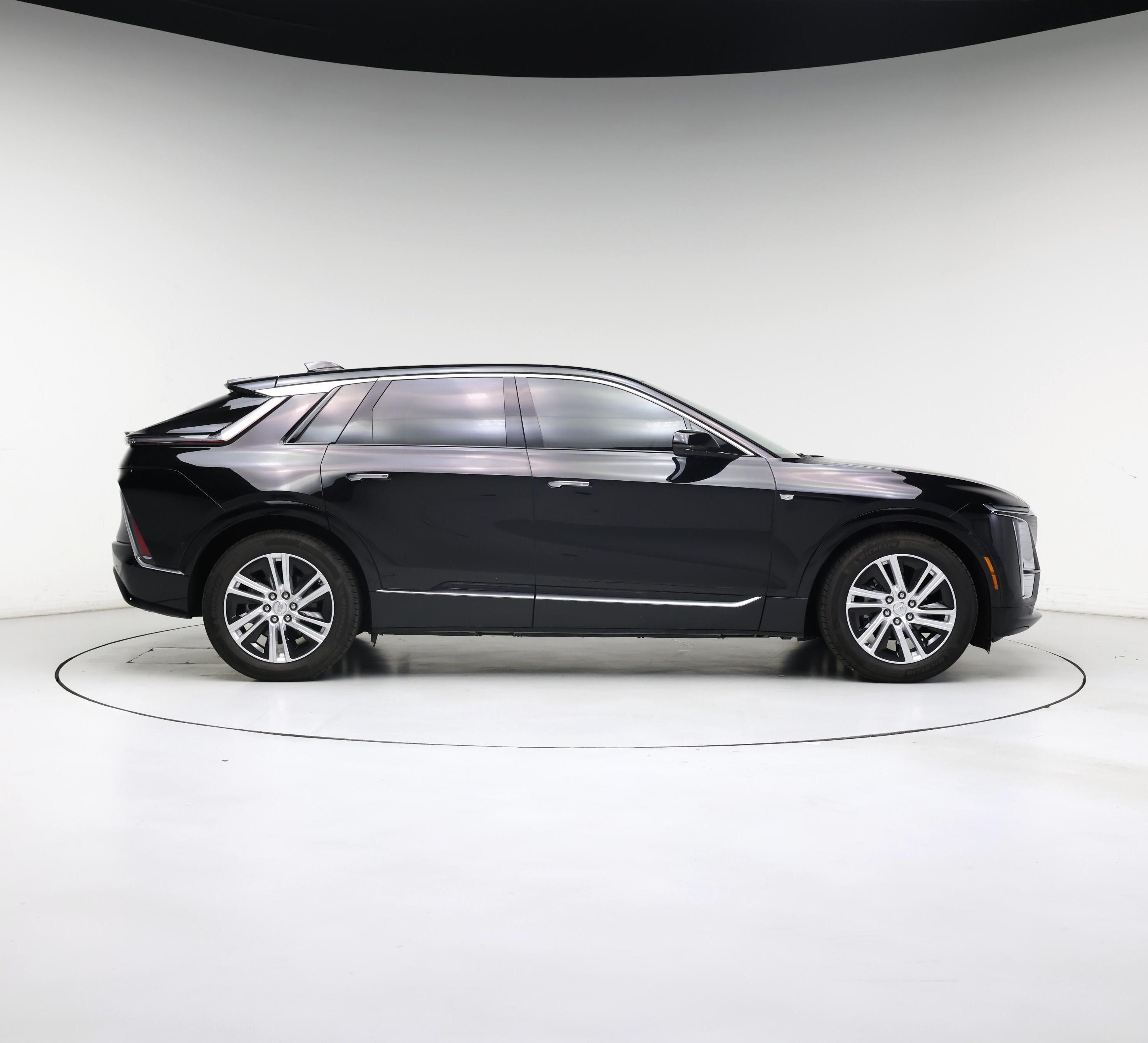 Thumbnail: 2024 Cadillac Lyriq - 7