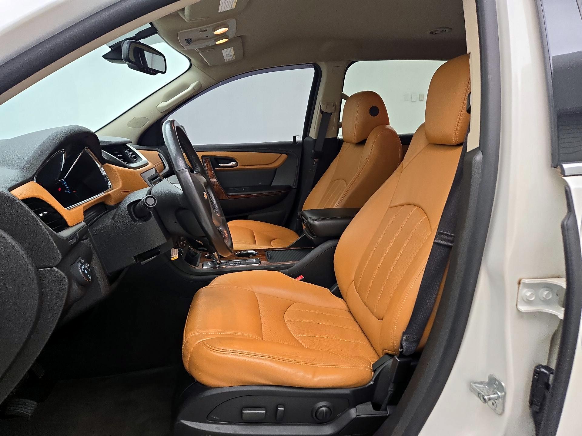 Thumbnail: 2014 Chevrolet Traverse - 11
