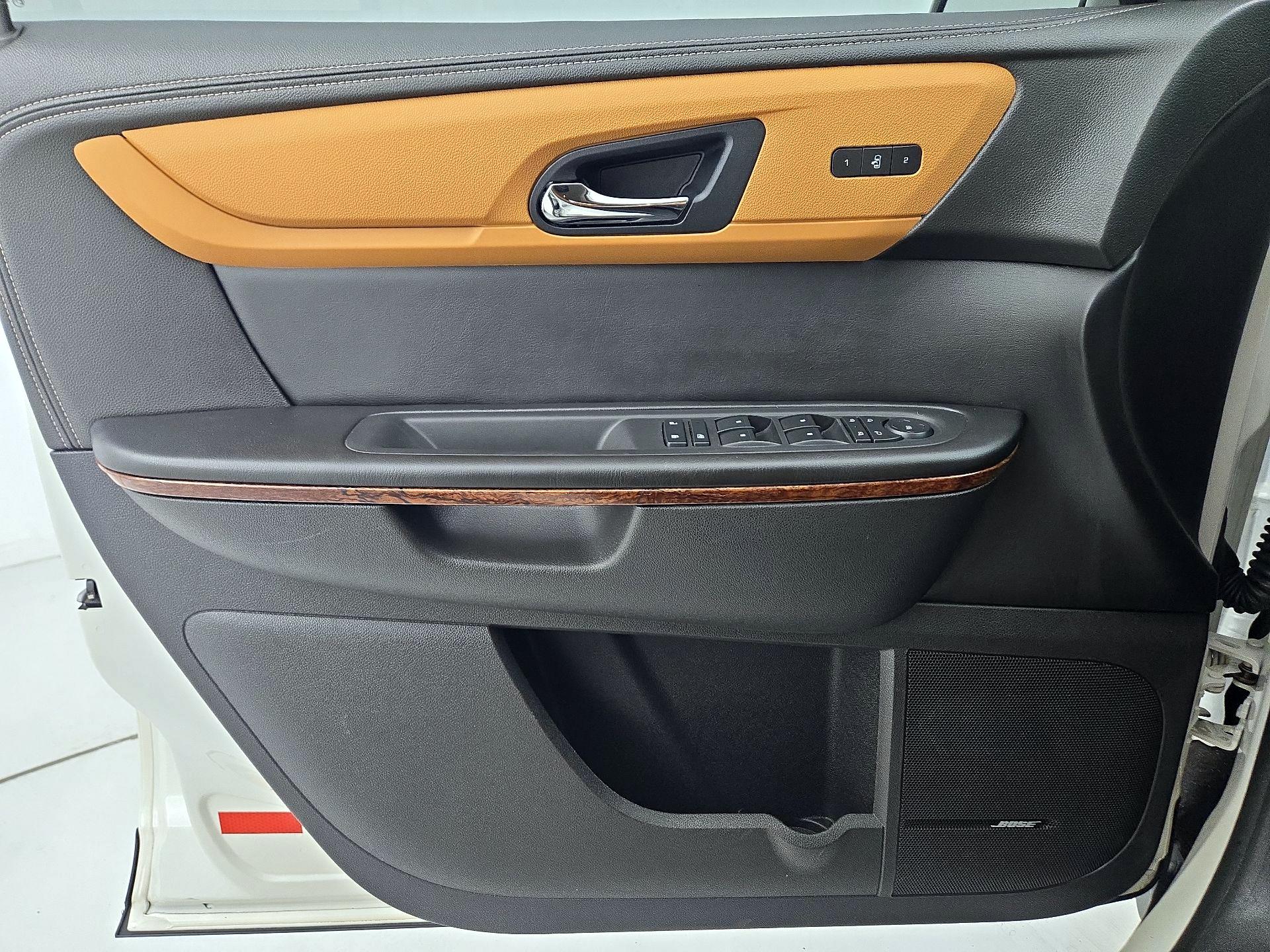 Thumbnail: 2014 Chevrolet Traverse - 12