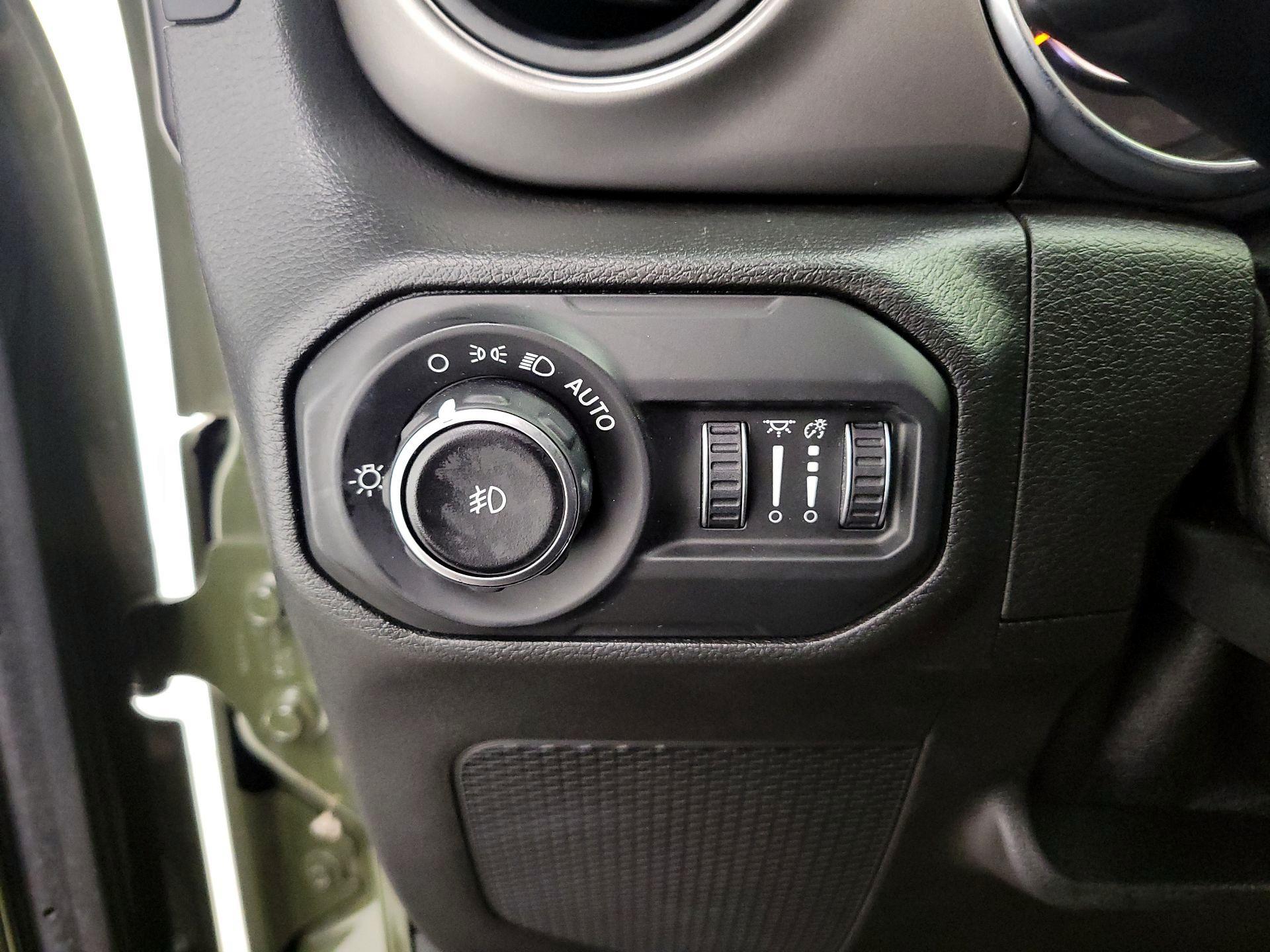 Thumbnail: 2021 Jeep Wrangler - 13