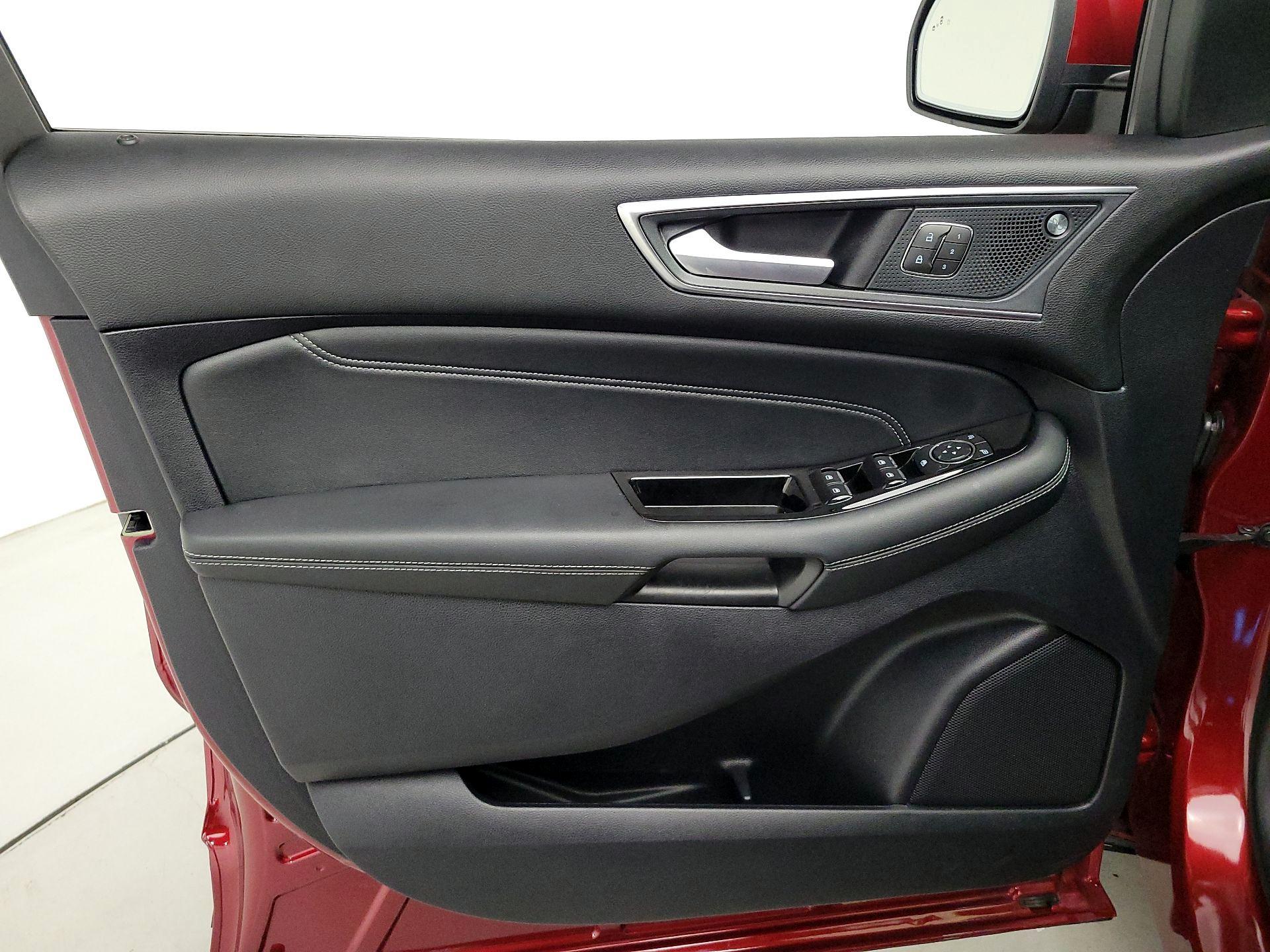 Thumbnail: 2019 Ford Edge - 12