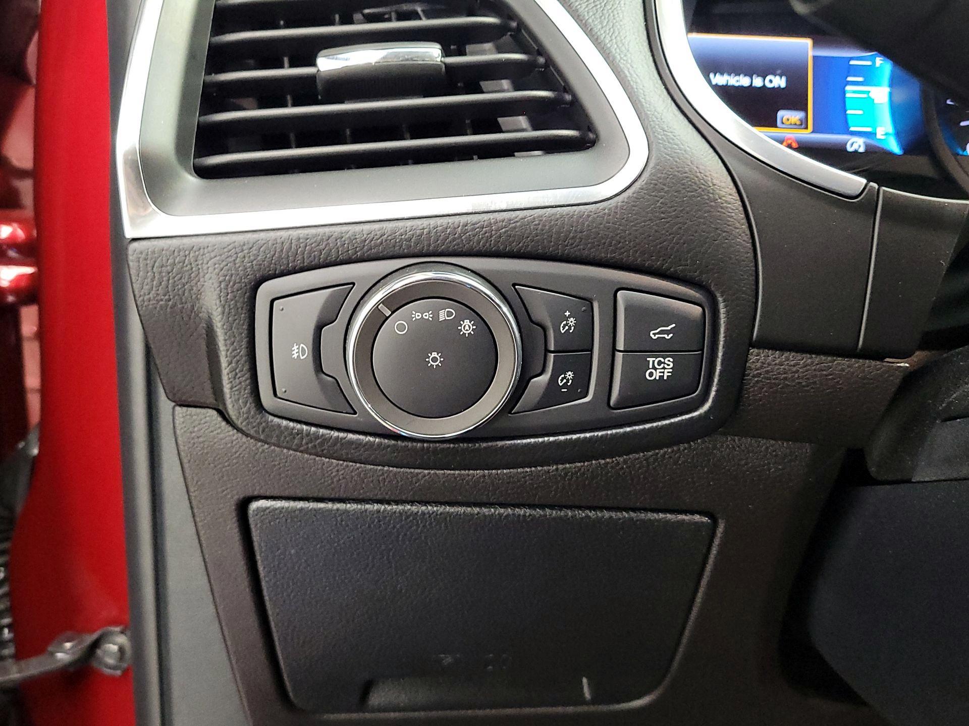 Thumbnail: 2019 Ford Edge - 13