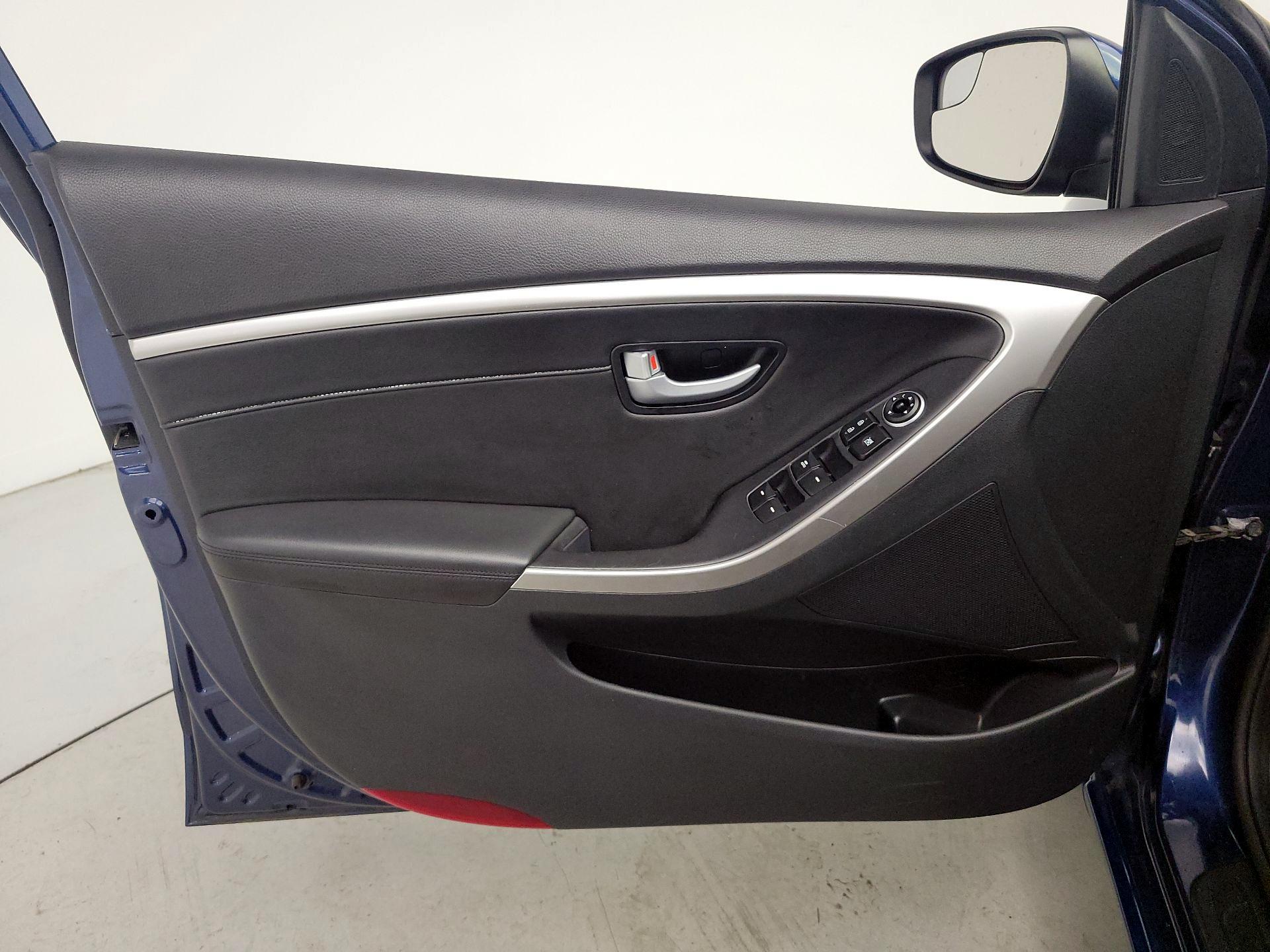 Thumbnail: 2014 Hyundai Elantra - 12