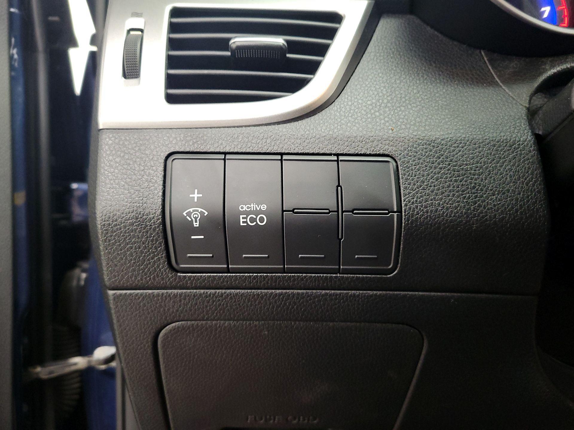 Thumbnail: 2014 Hyundai Elantra - 13