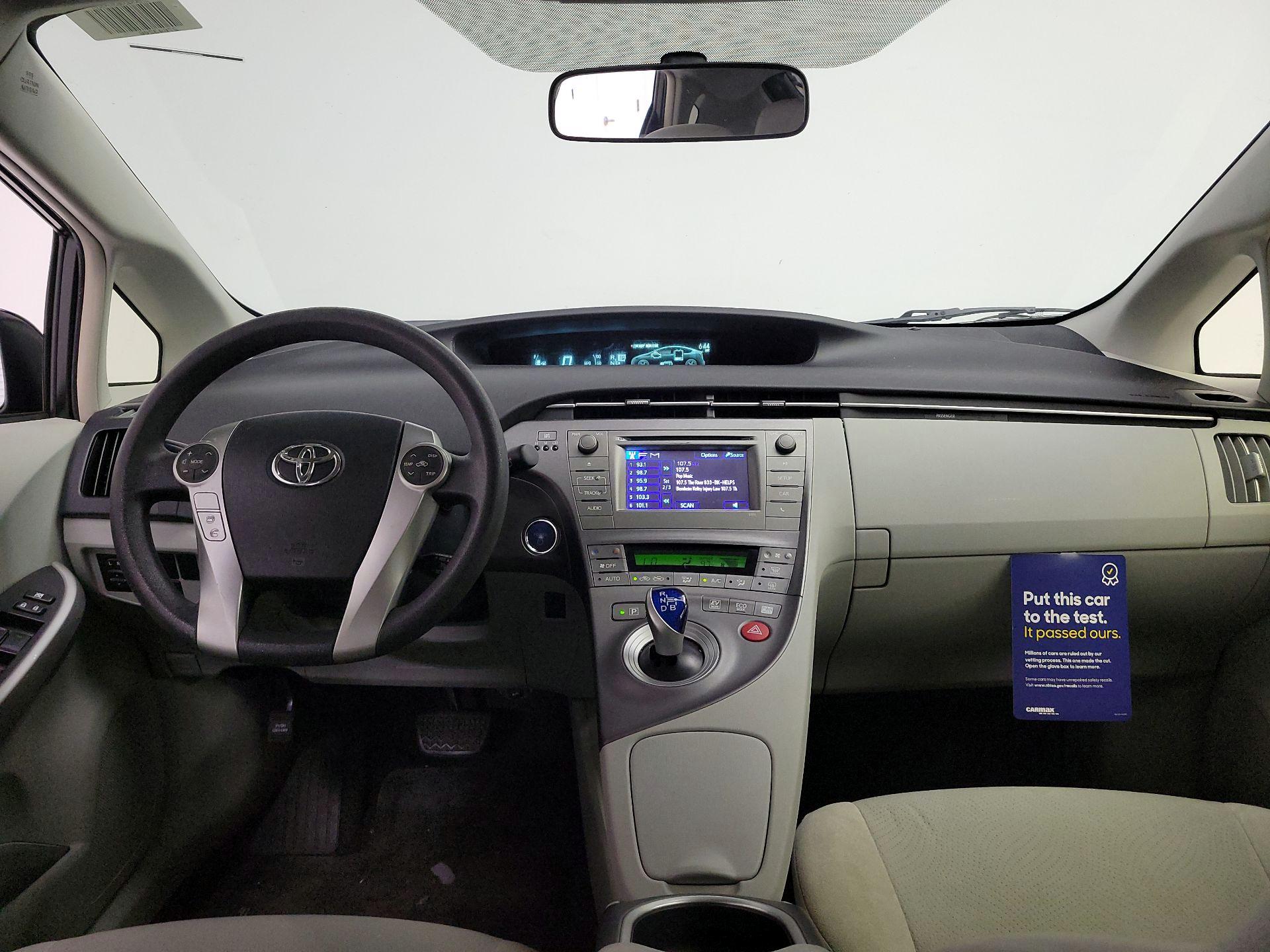 Thumbnail: 2013 Toyota Prius - 9