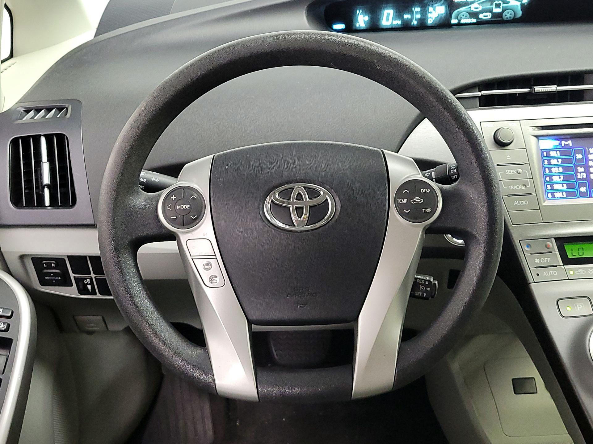 Thumbnail: 2013 Toyota Prius - 10