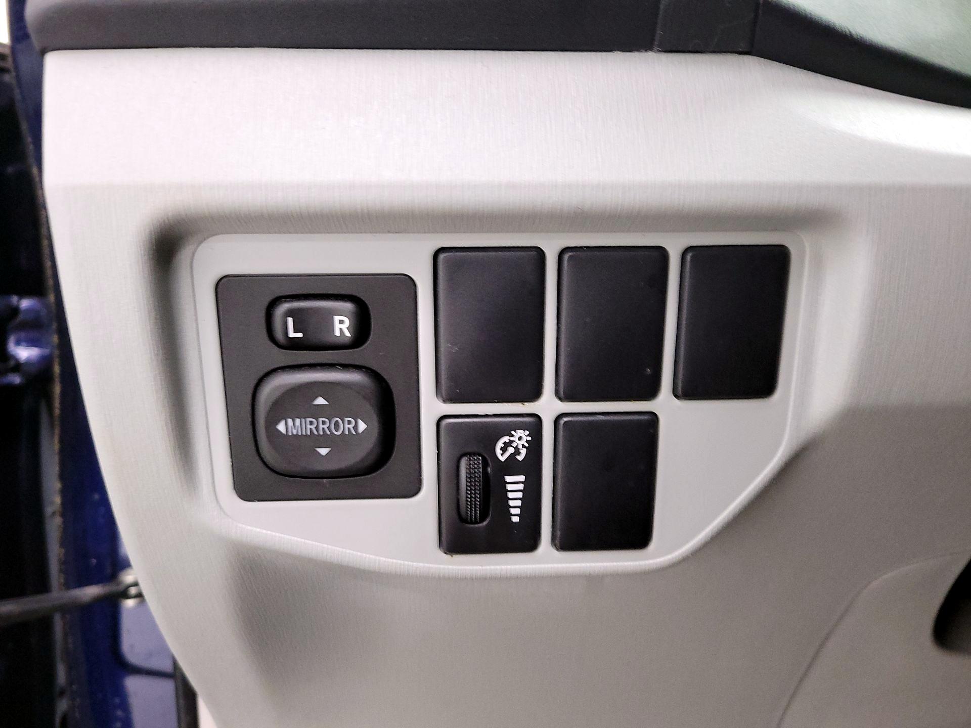 Thumbnail: 2013 Toyota Prius - 13