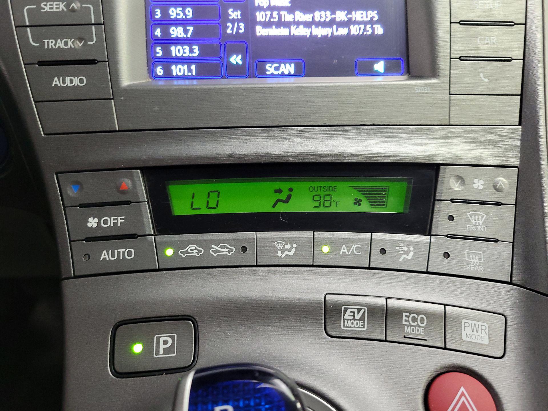 Thumbnail: 2013 Toyota Prius - 15