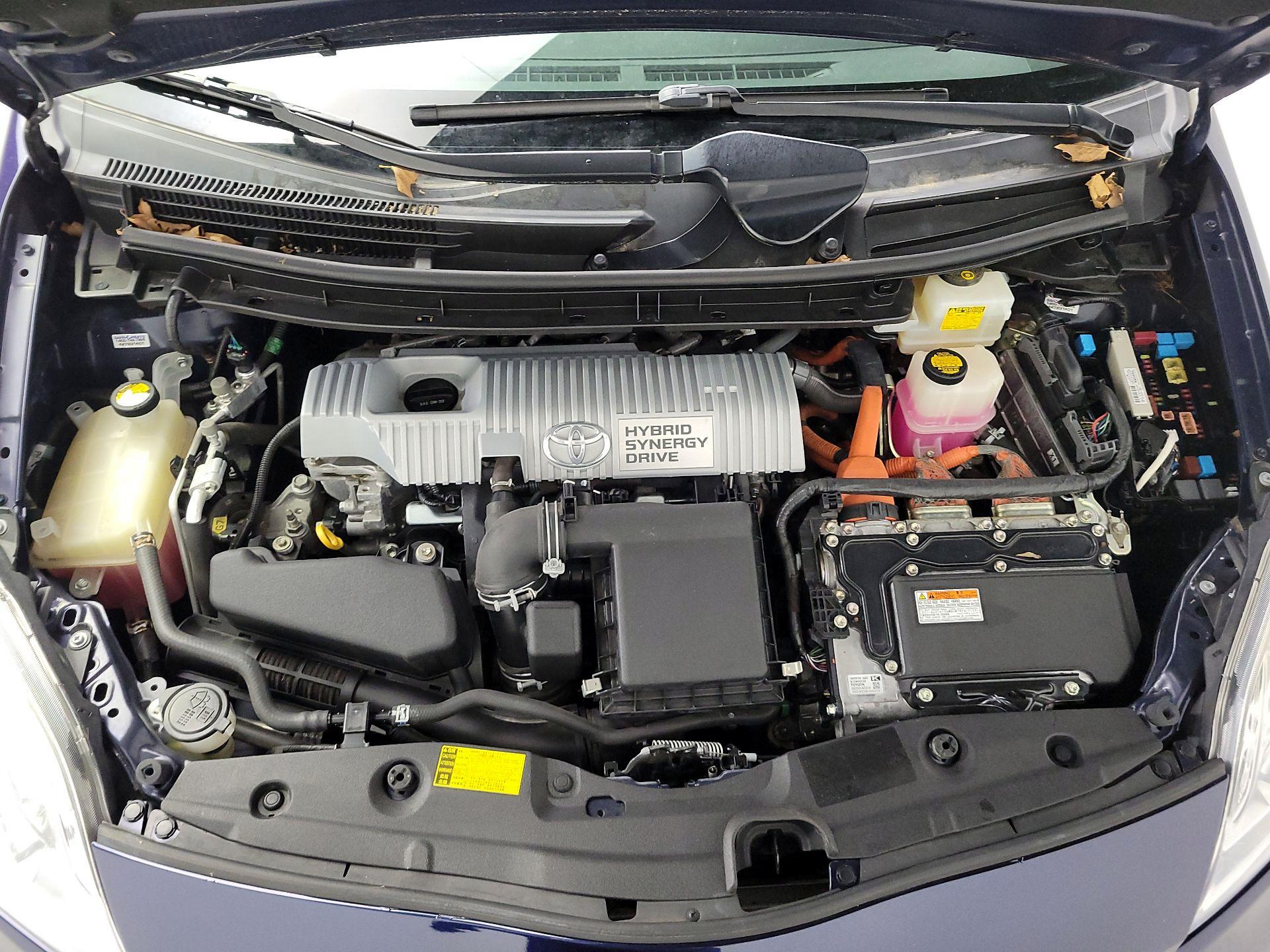 Thumbnail: 2013 Toyota Prius - 20