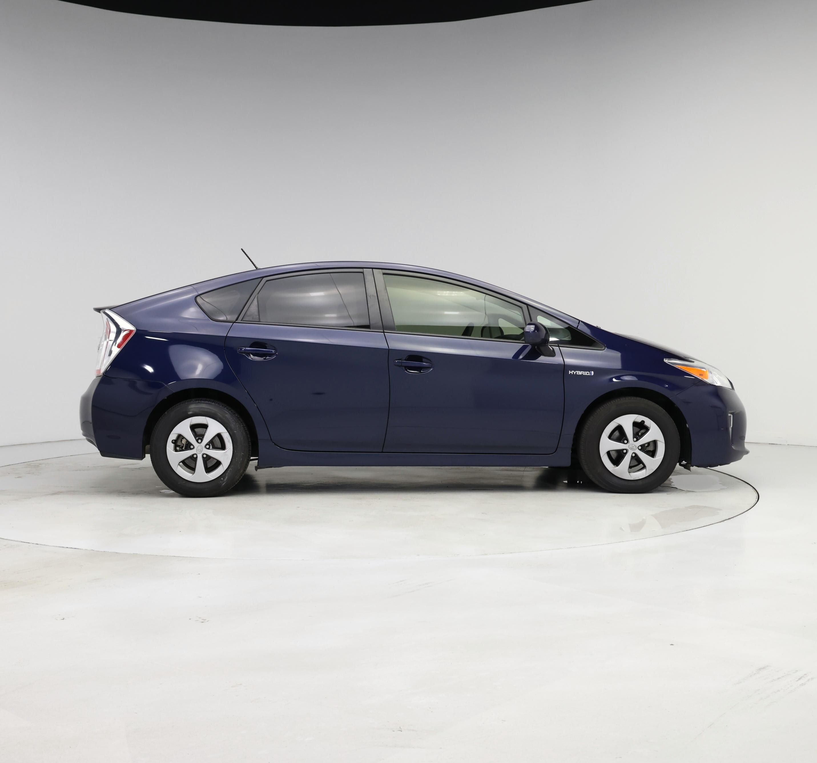 Thumbnail: 2013 Toyota Prius - 7