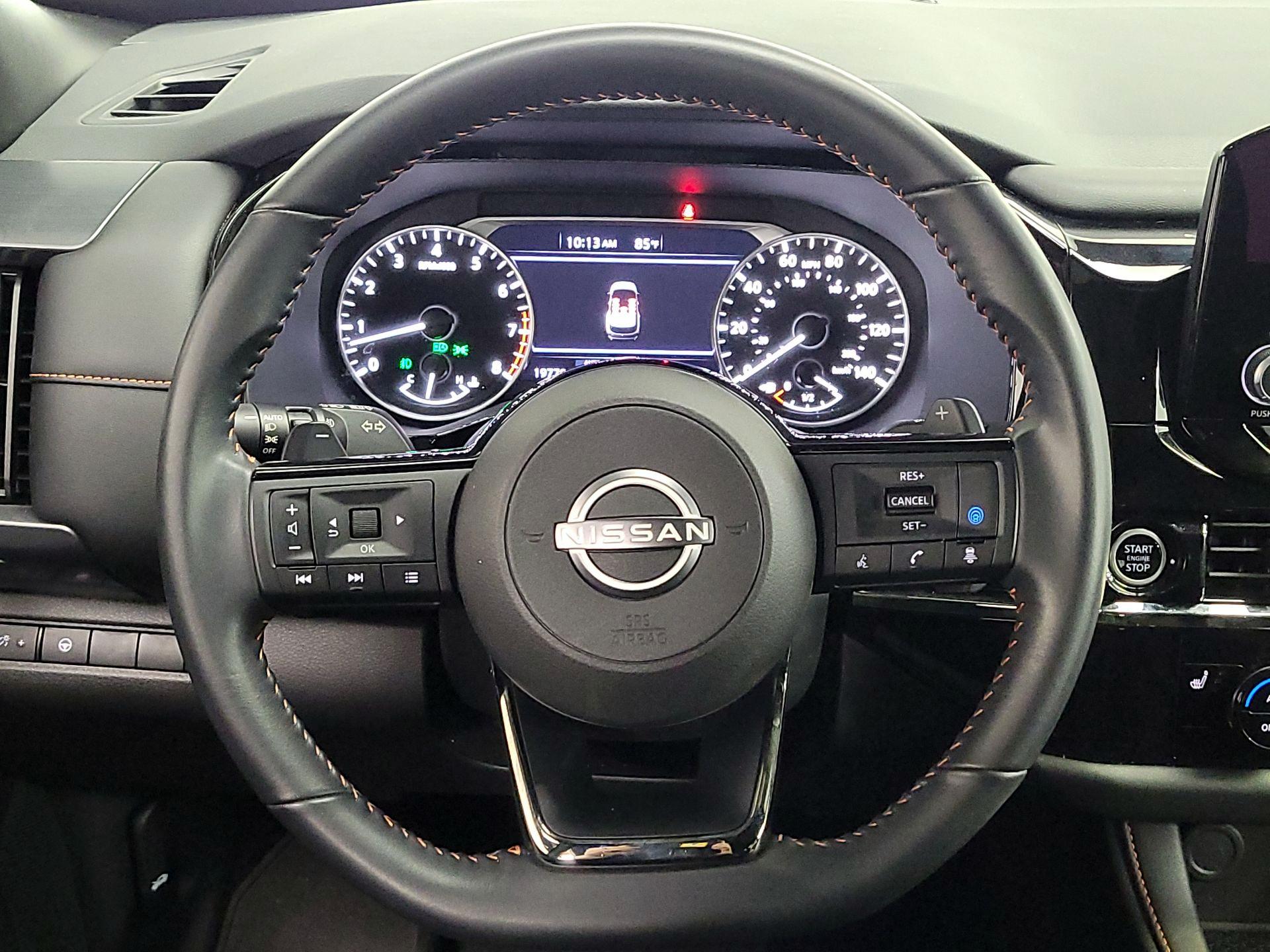 Thumbnail: 2023 Nissan Pathfinder - 10